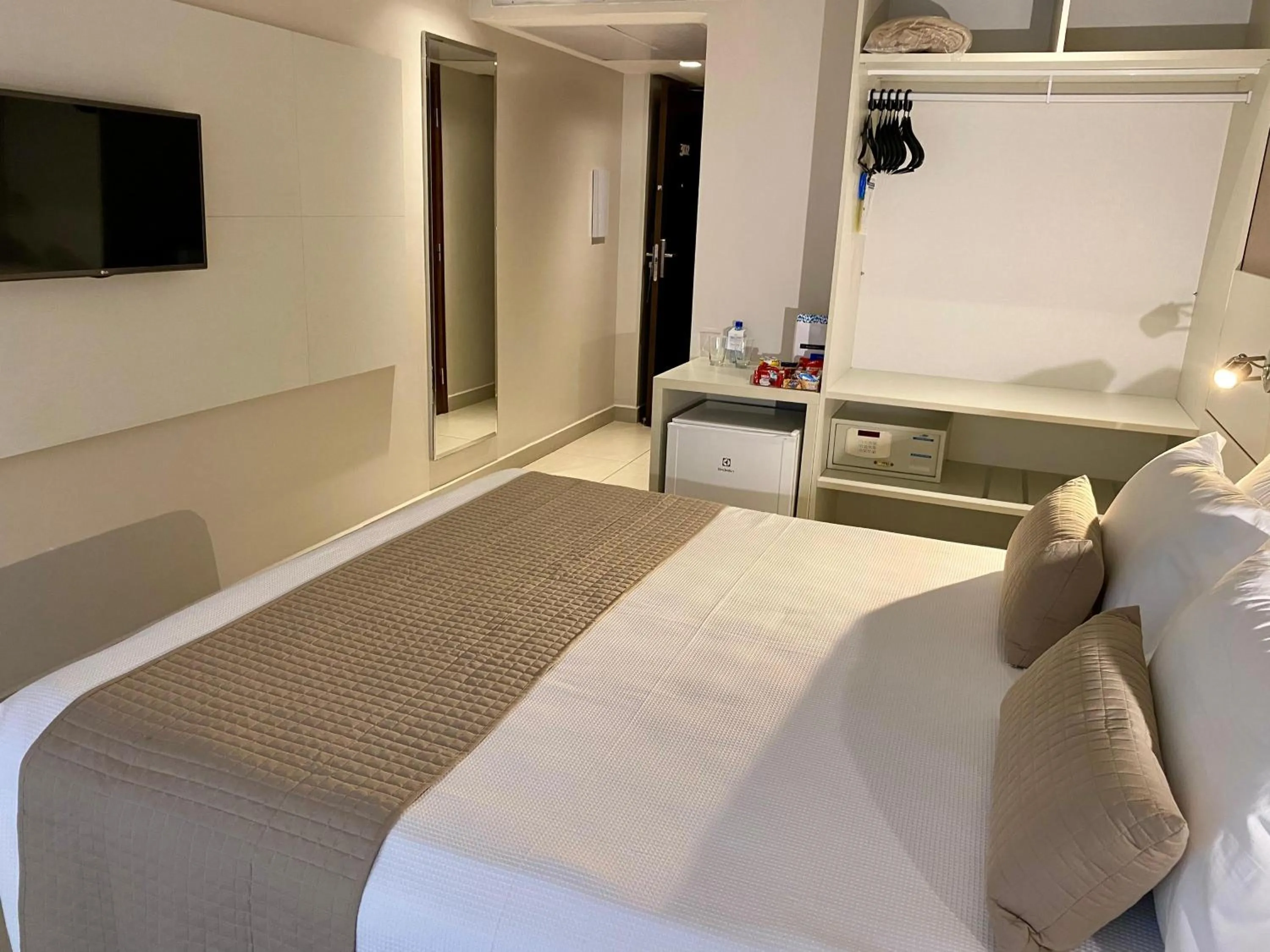 Suite with City View - single occupancy in Manaíra Hotel