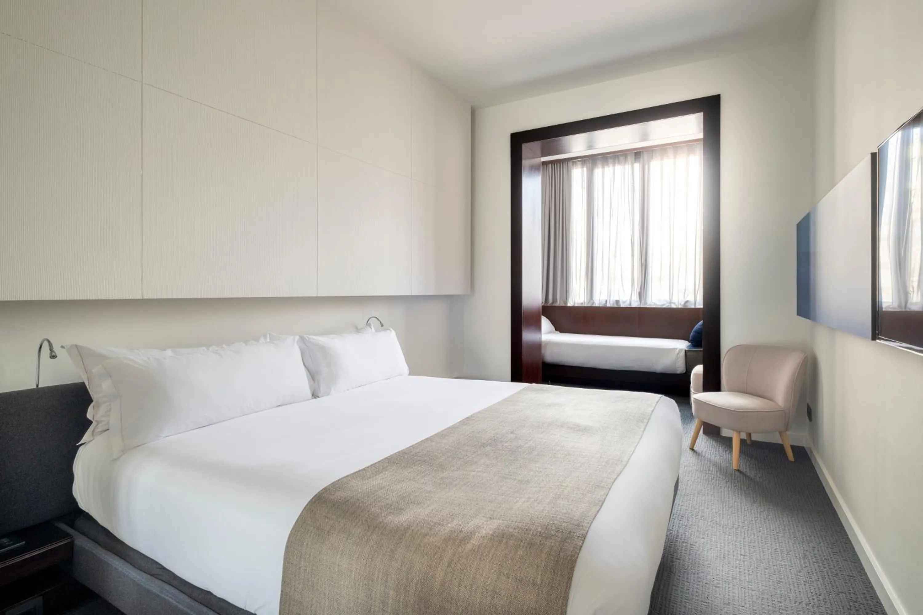 Double Room with Extra Bed in Sixtytwo Hotel