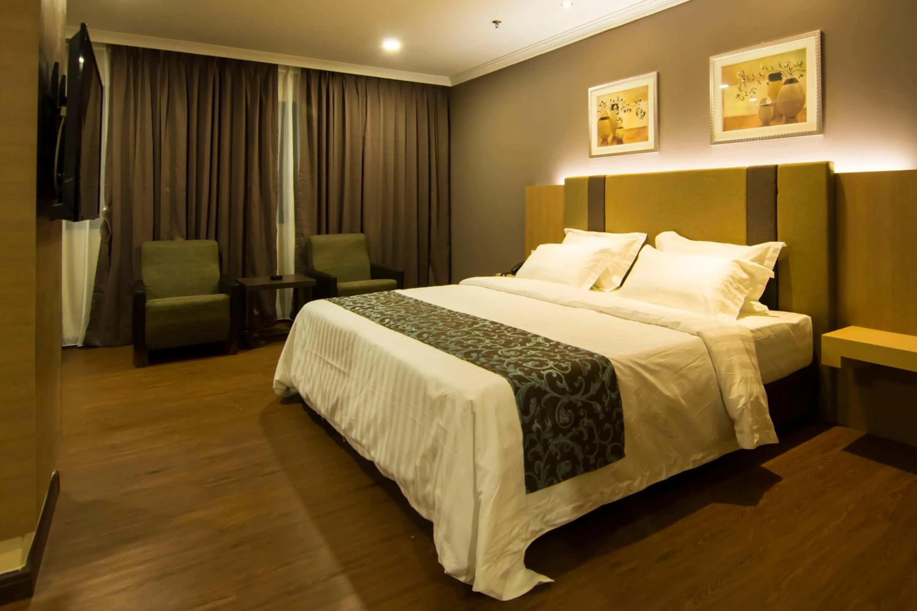 Deluxe King Room in Hotel Anika Kluang
