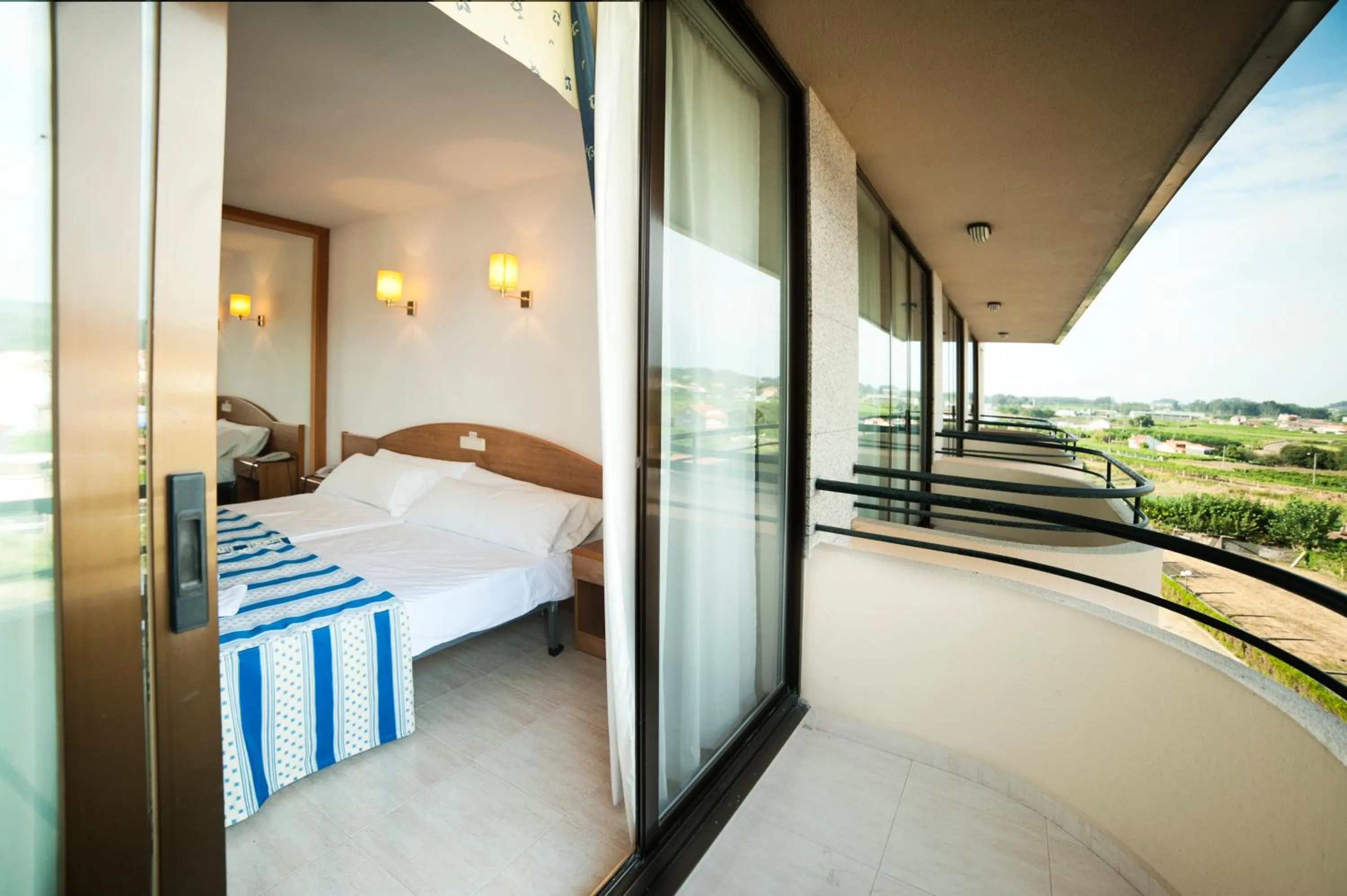 Deluxe Double Room with Balcony in Hotel Ría Mar
