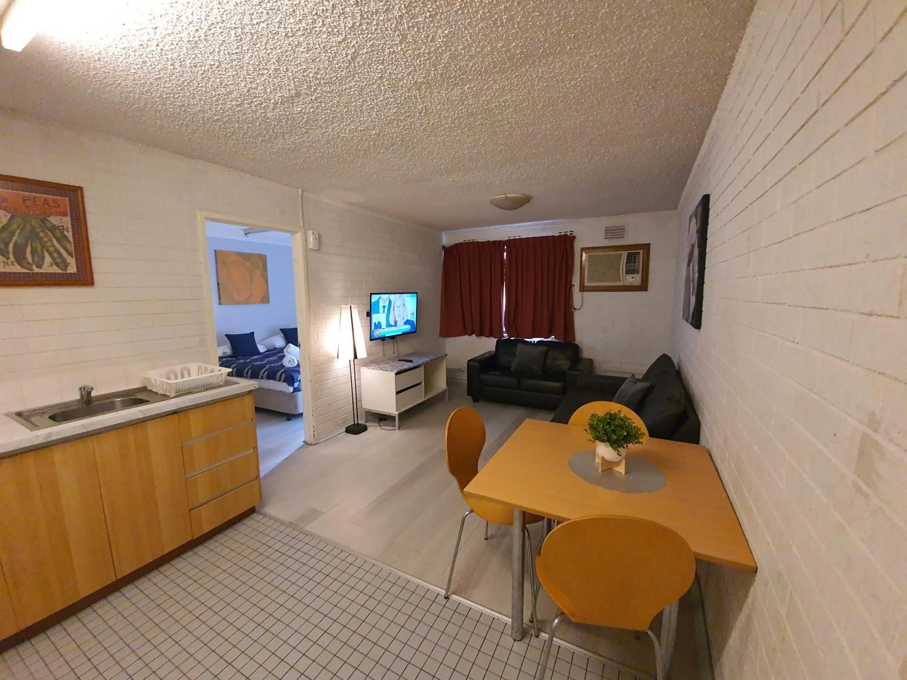 One Bedroom Apartment Queen Bed in Perth City Apartment Hotel