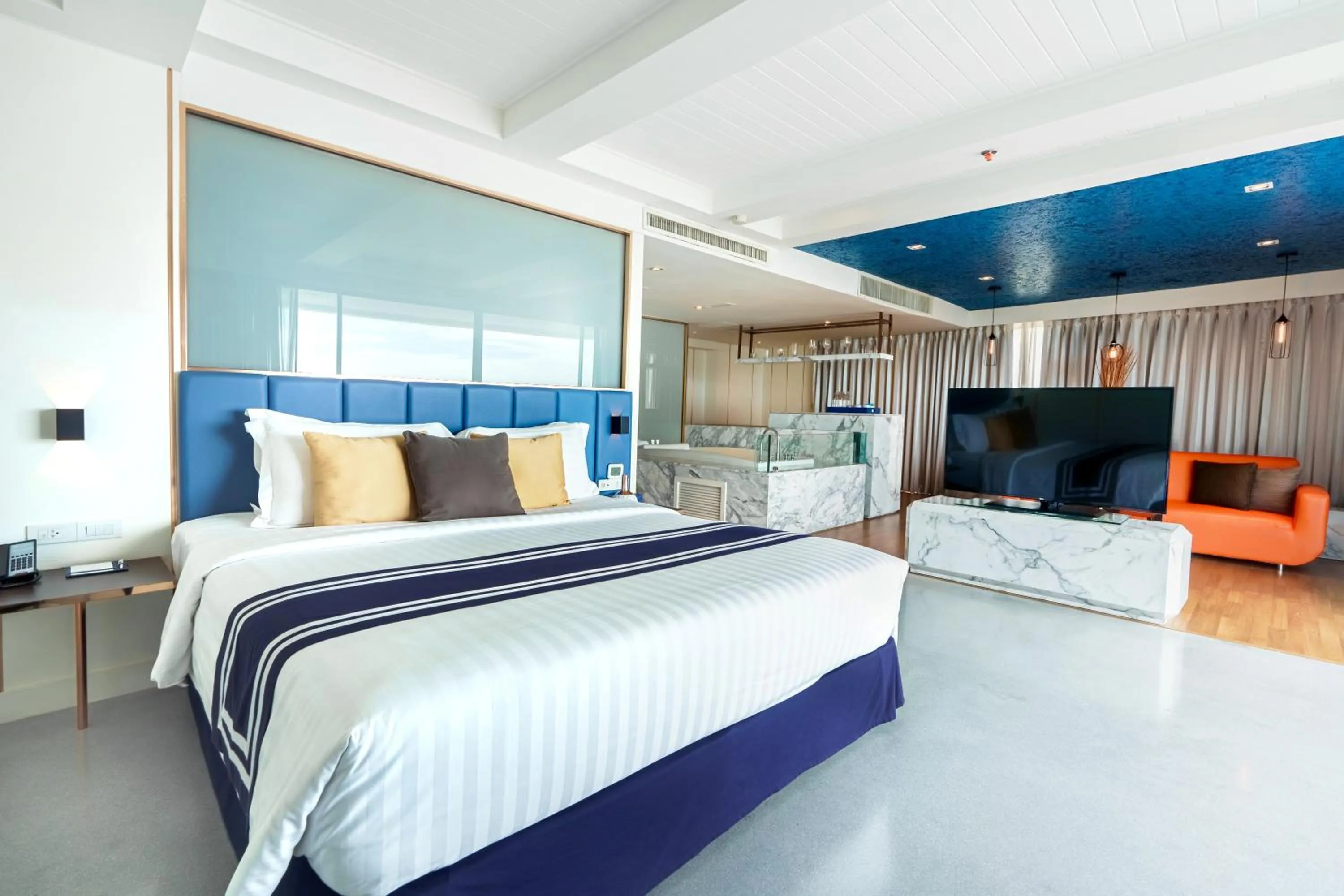 Ocean Front Suite in A-One The Royal Cruise Hotel Pattaya - SHA Extra Plus