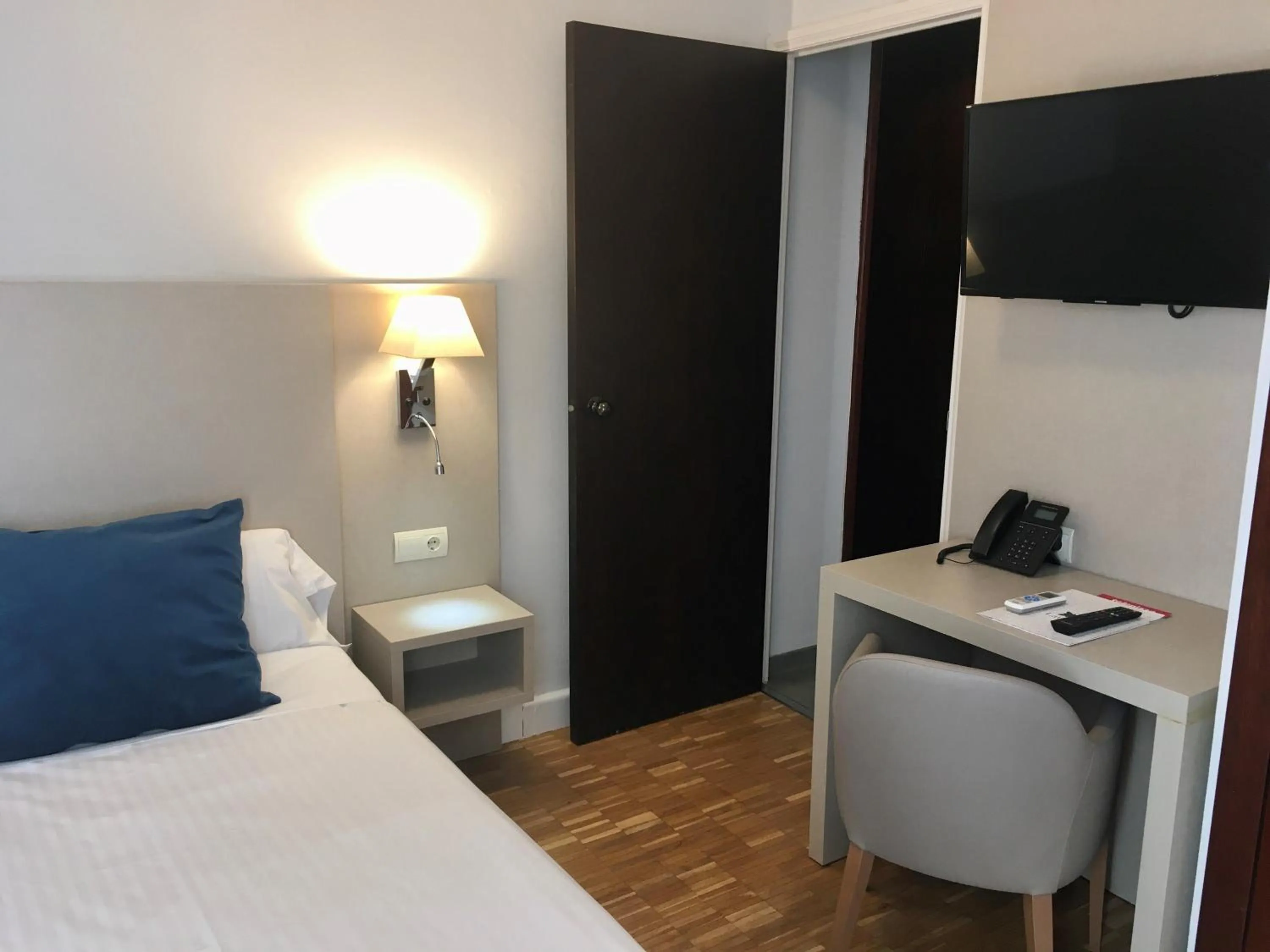 Single Room in Hotel Lauria