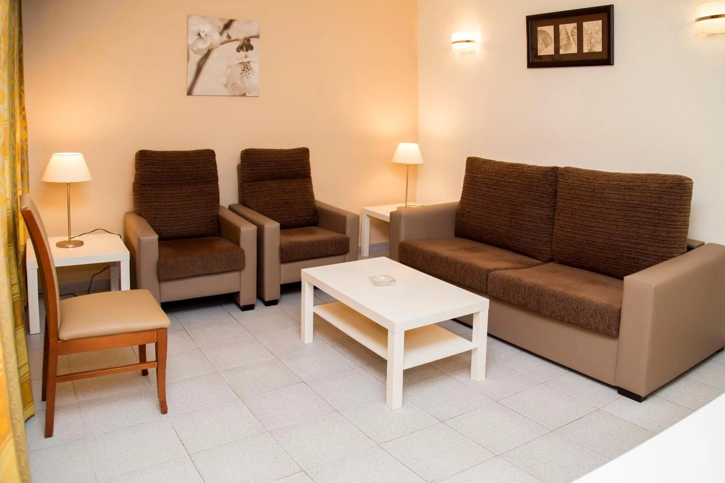 Superior One-Bedroom Apartment (2-3 Adults) in Apartamentos Ecuador Park
