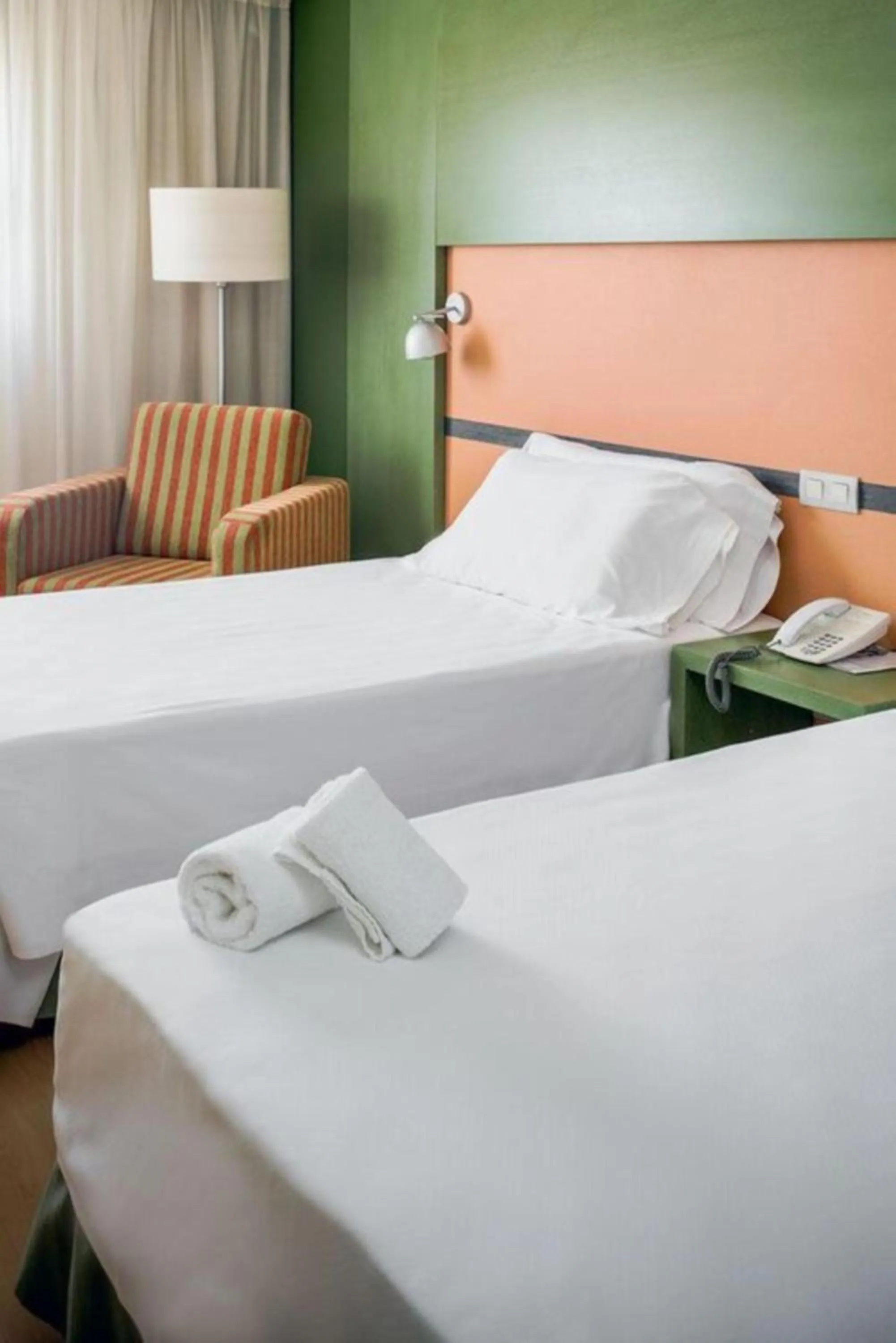 Twin Room - 2 Beds in Hotel Naval Sestao