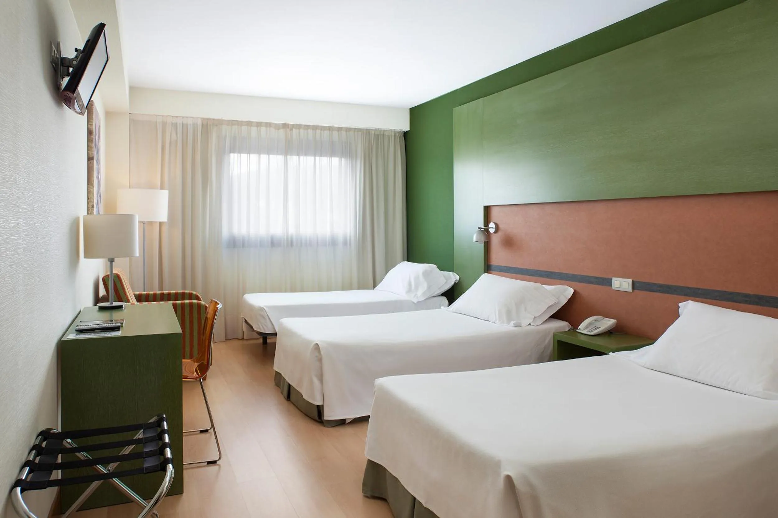 Triple Room (3 Adults) in Hotel Naval Sestao