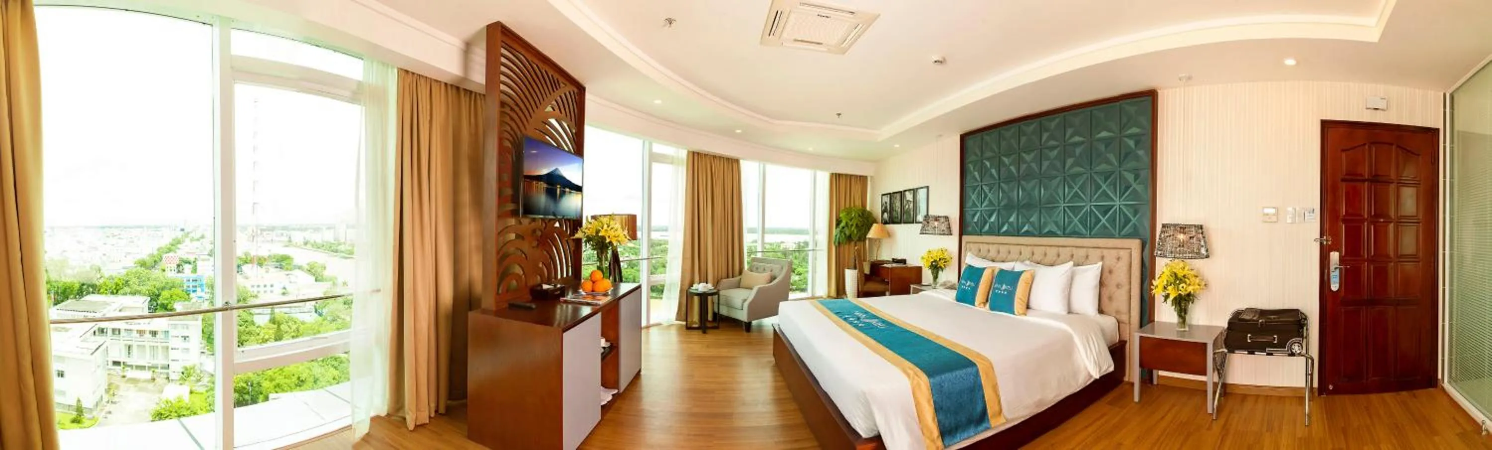 Premium Deluxe Double Room with River View in Ninh Kieu Riverside Hotel