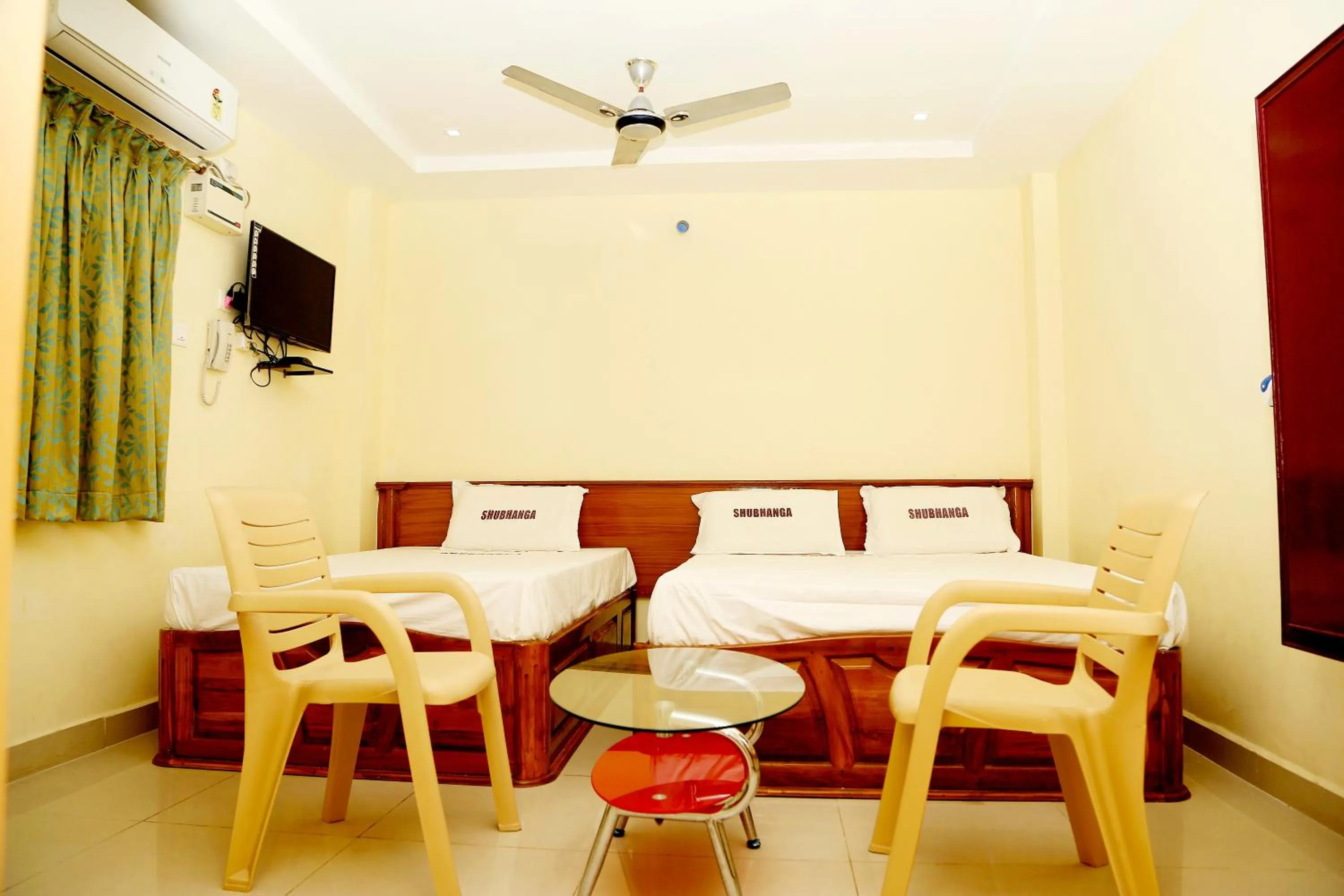 Double Room with Balcony in Shubhanga Residency