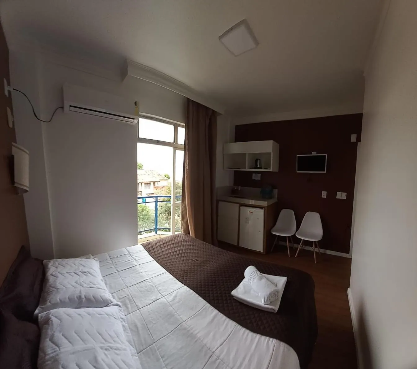 Double Room - single occupancy in Residencial Praia Mar