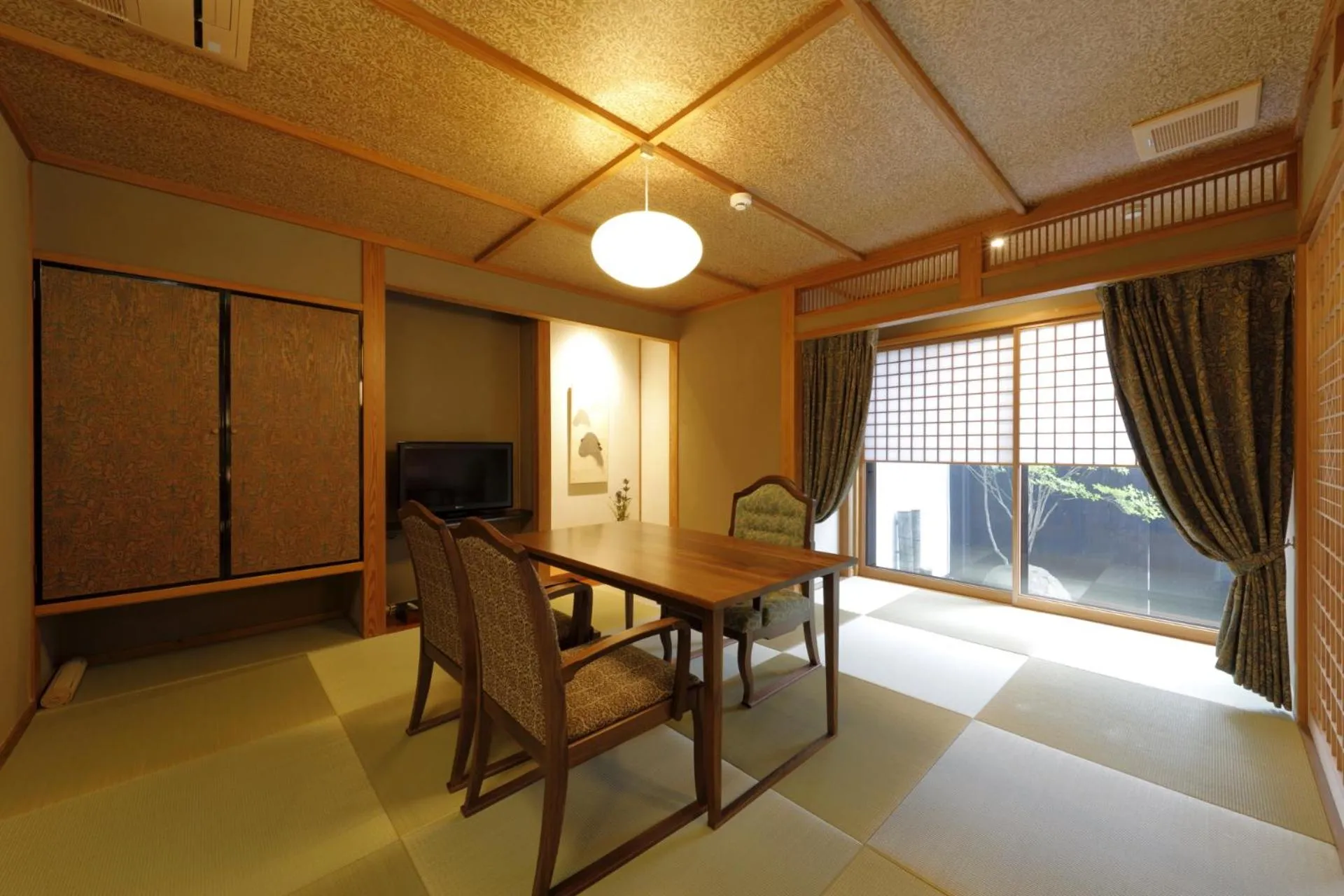 Japanese-Style with Private Bathroom - Main Building in Yufuin Souan Kosumosu