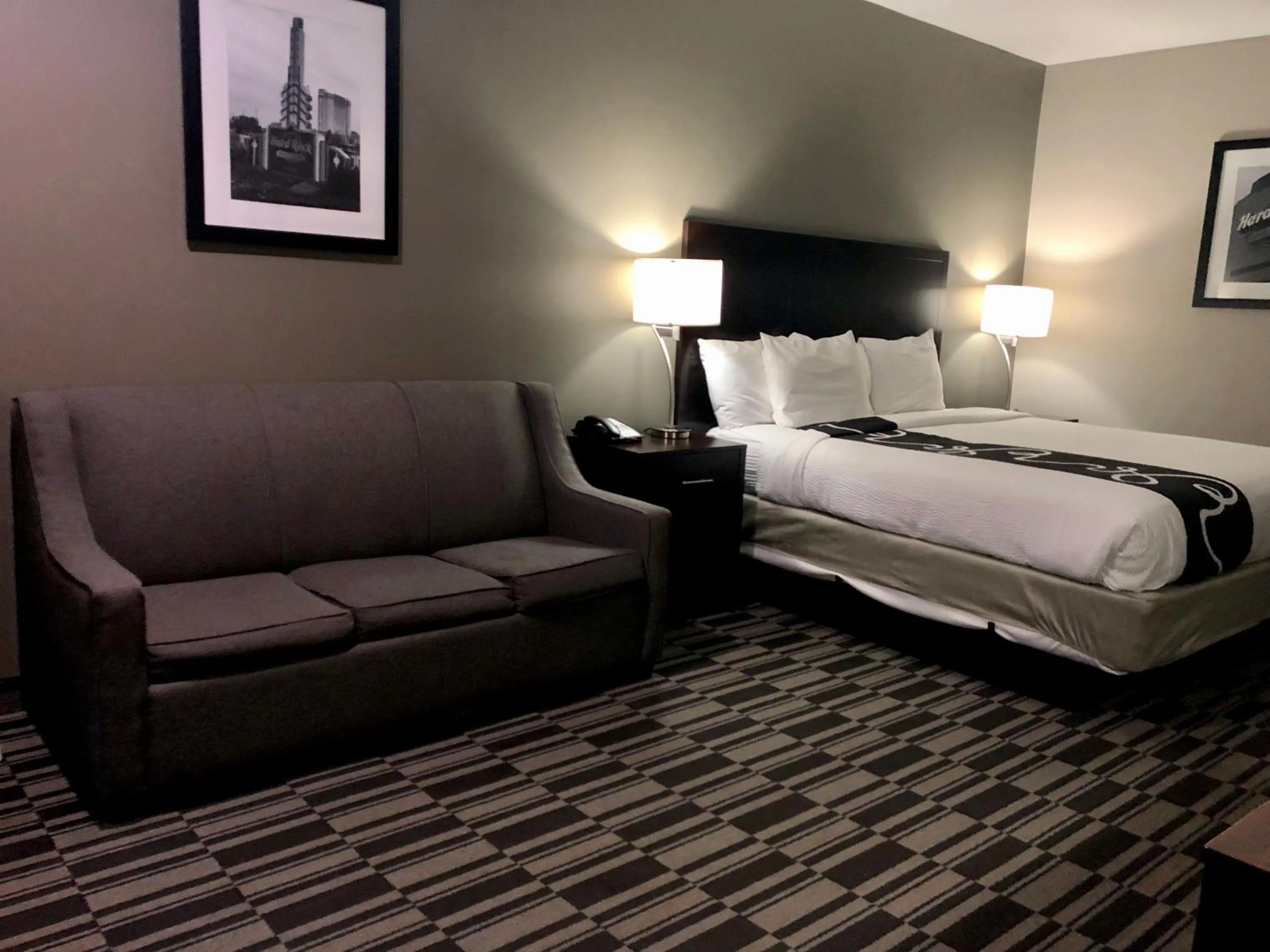 Deluxe Suite in Catoosa Inn & Suites