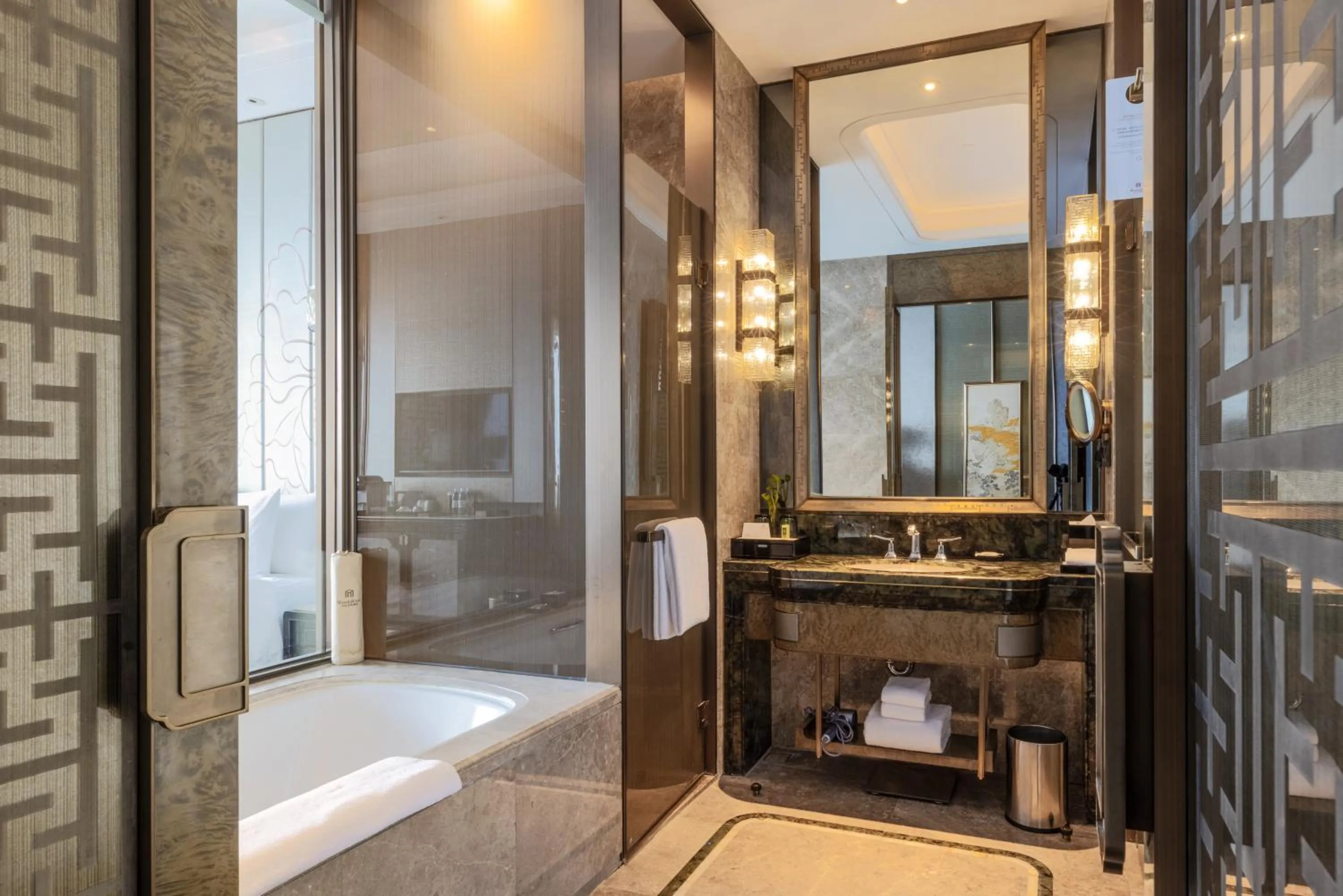 Twin Room with Bath in Wanda Vista Zhengzhou