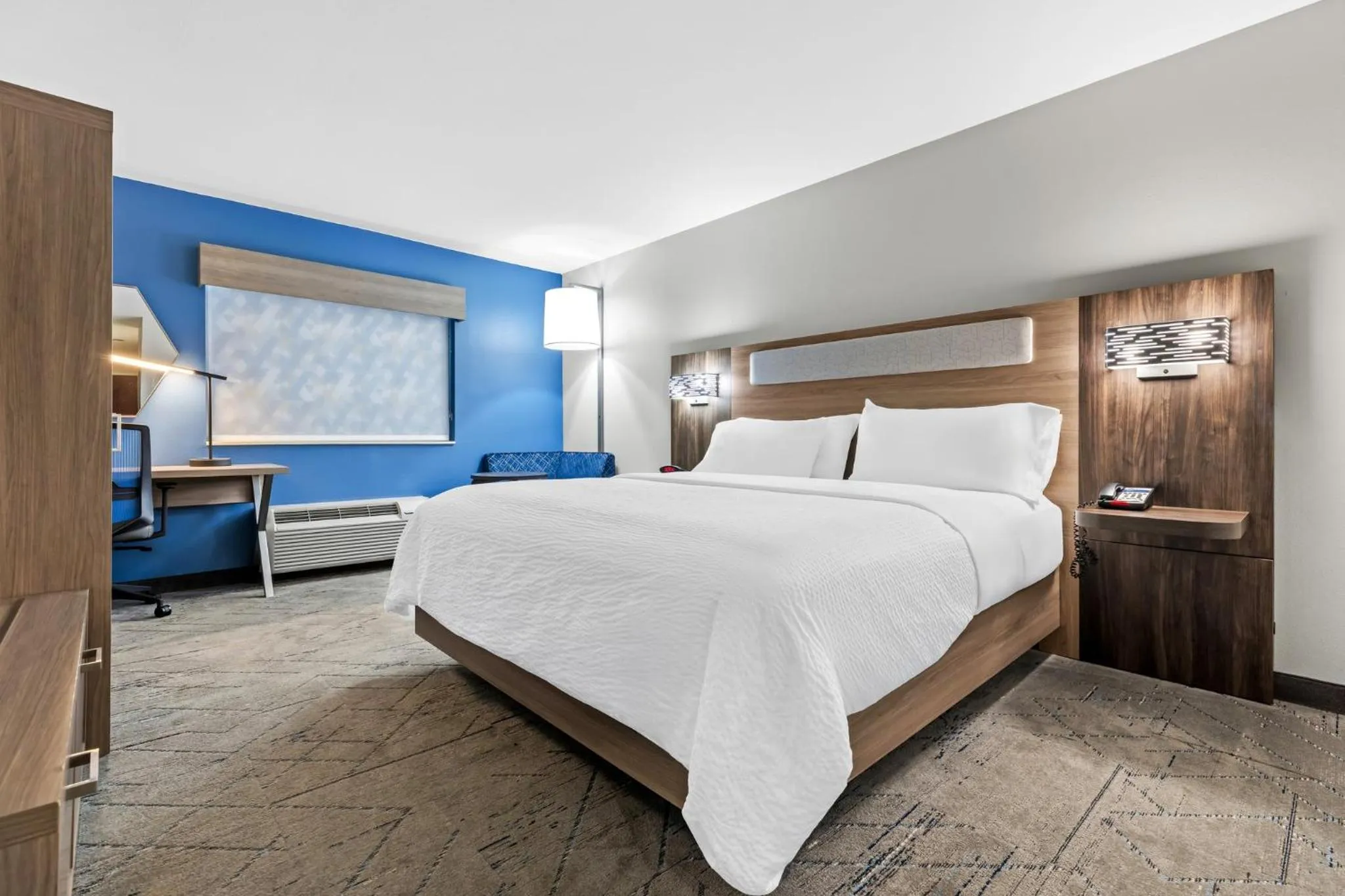 King Room - Disability Access in Holiday Inn Express Florence Northeast by IHG