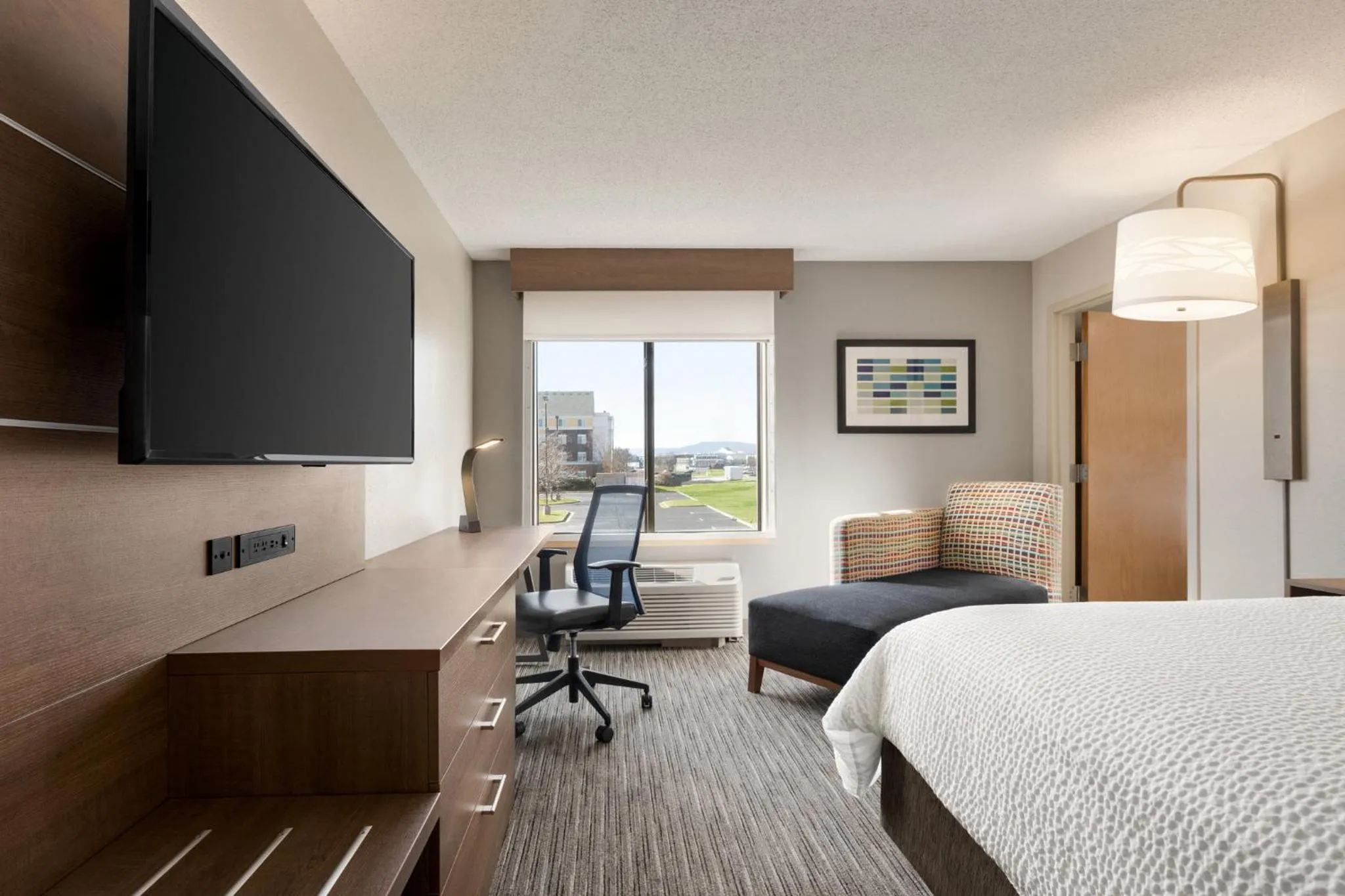 Two-Bedroom Suite with One King and One Queen Bed in Holiday Inn Express Hotel & Suites Anniston/Oxford by IHG