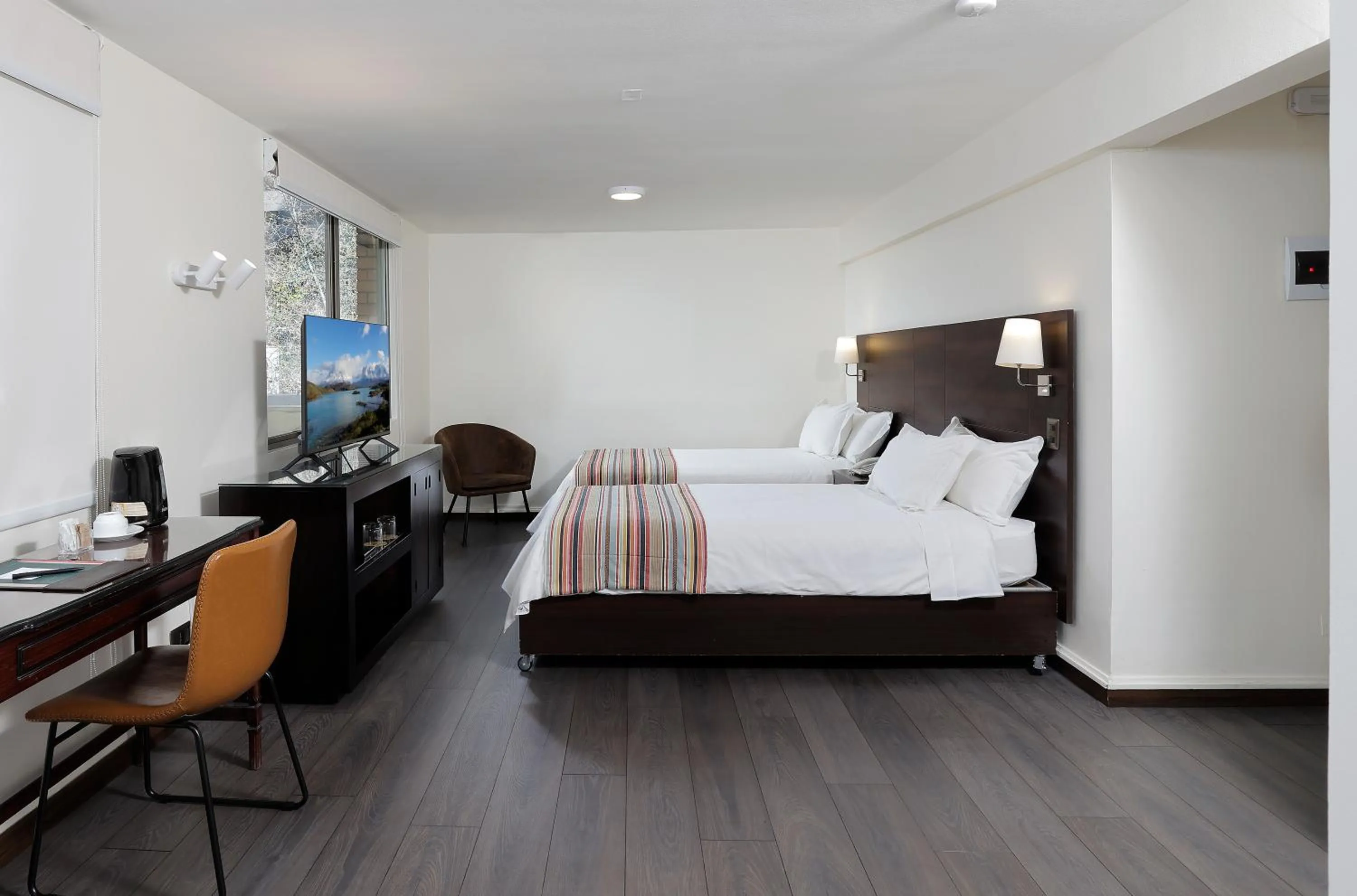 Standard Twin Room in MR Express (ex Hotel Neruda Express)