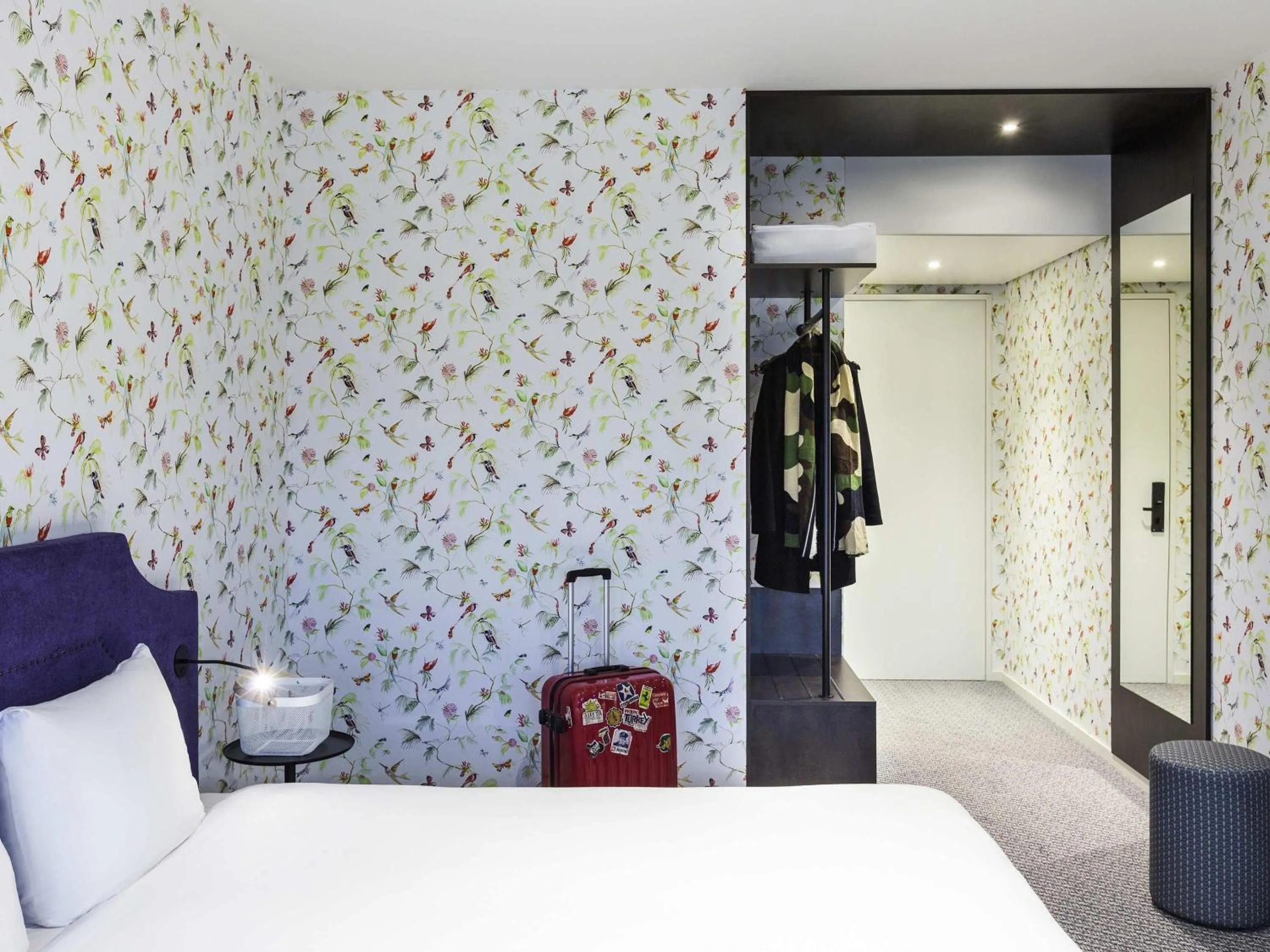Superior King Room in ibis Styles Amsterdam Airport