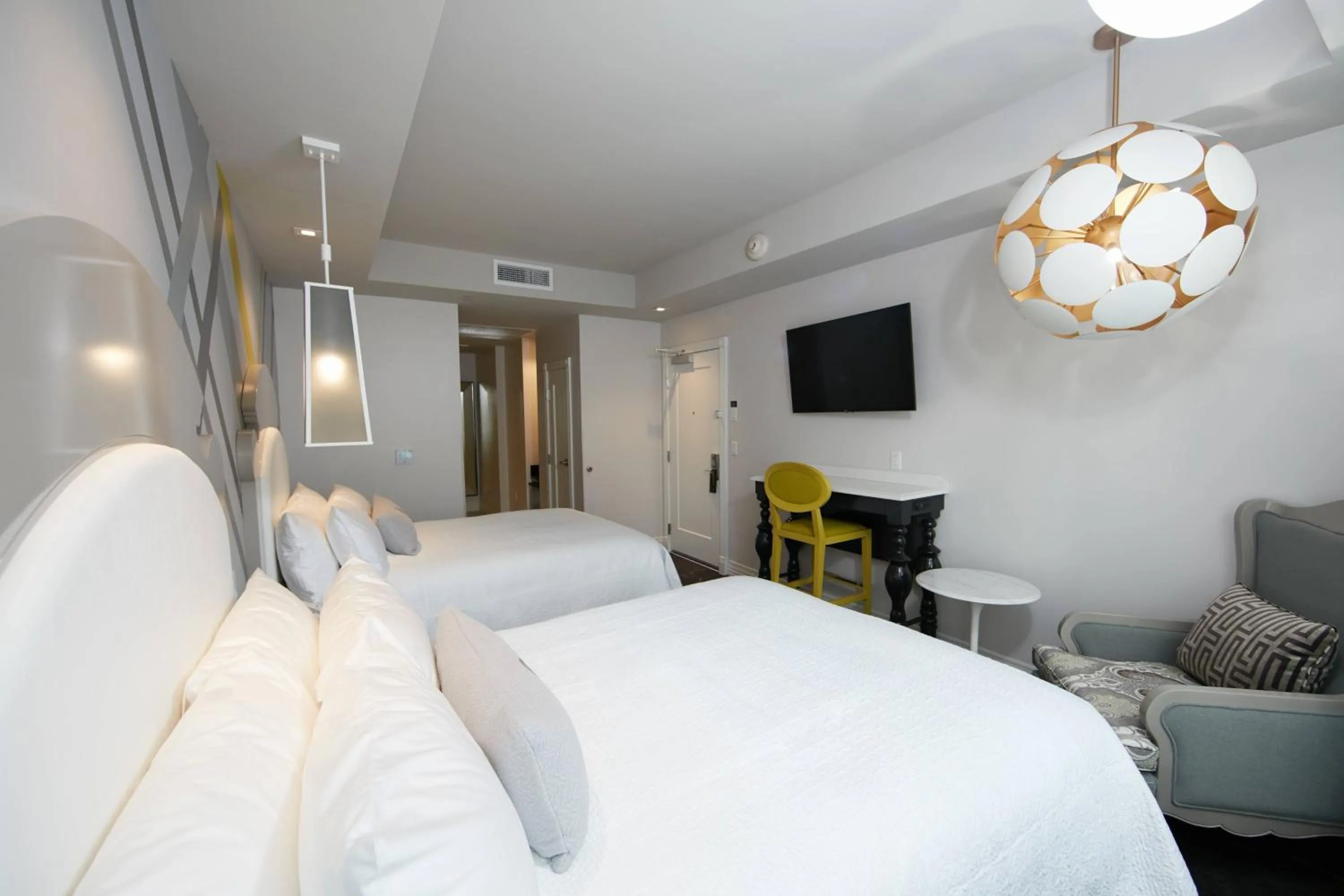 Queen Room with Two Queen Beds in Elyton Hotel, Autograph Collection