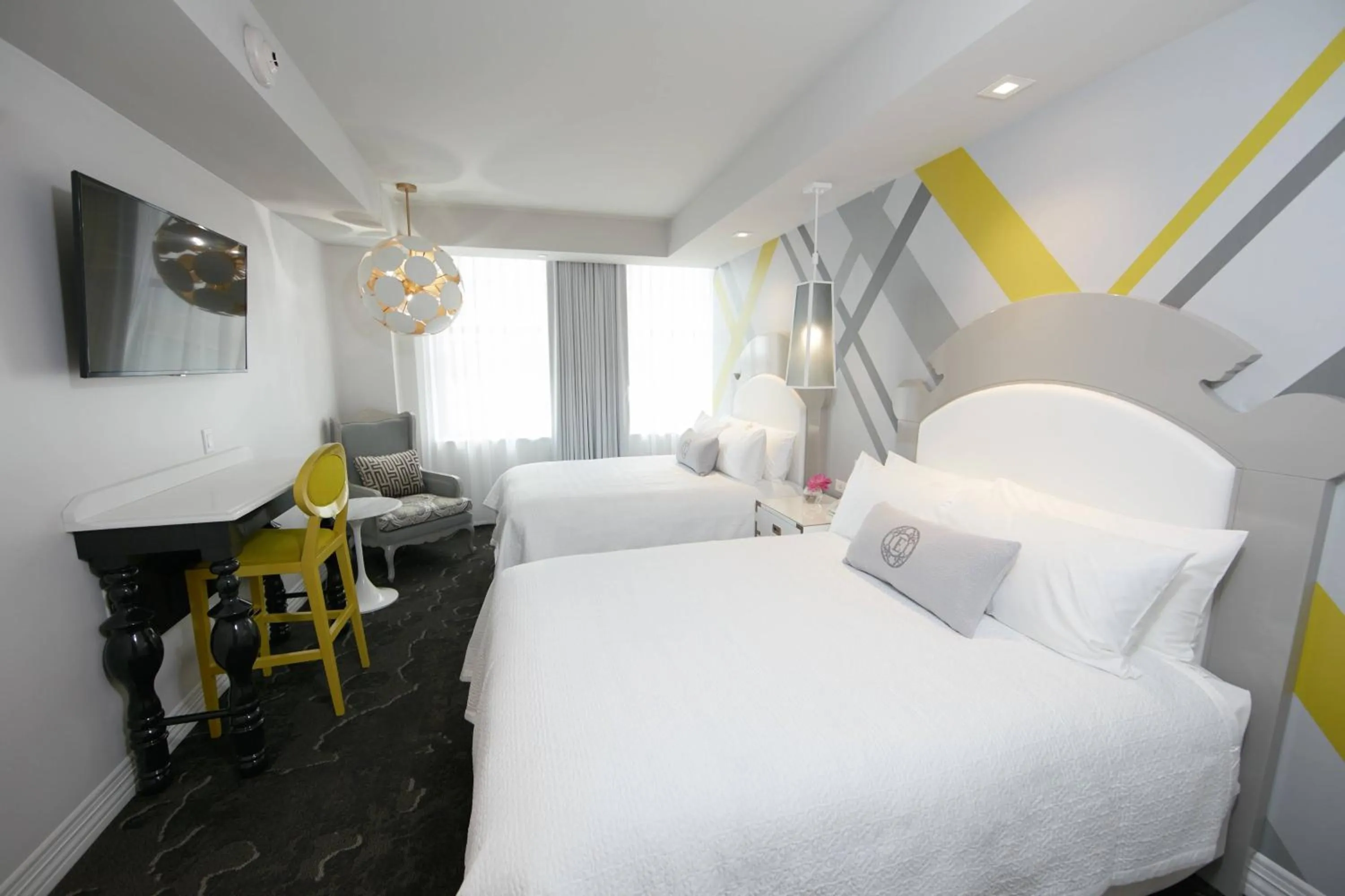 Queen Room with Two Queen Beds - Hearing Accessible in Elyton Hotel, Autograph Collection