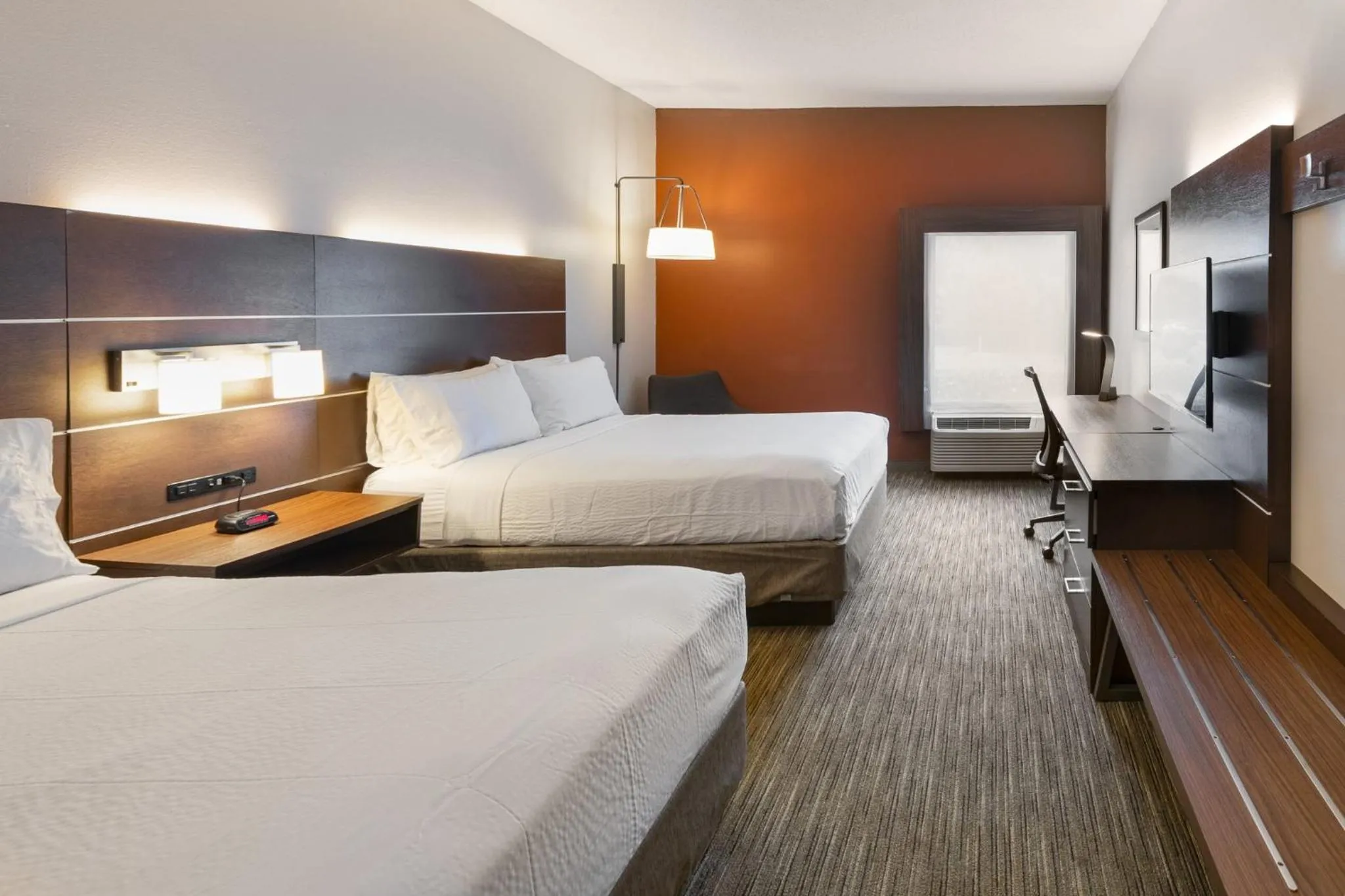 Standard Queen Room with Two Queen Beds and Tub - Mobility/Communications Accessible in Holiday Inn Express Hotel & Suites Blythewood by IHG