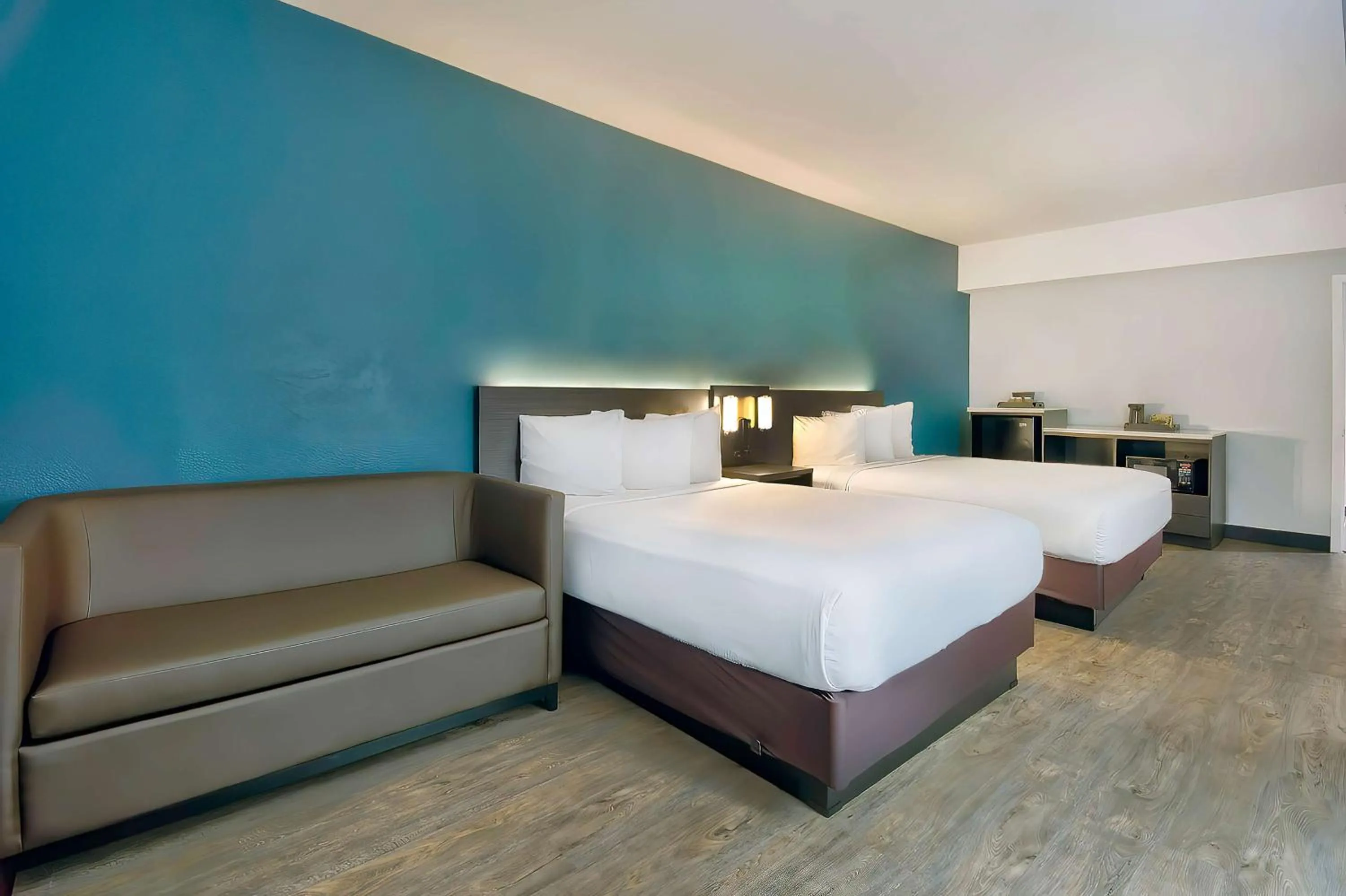 Queen Room with Two Queen Beds - Smoking in Studio 6 Suites Lawndale, CA South Bay