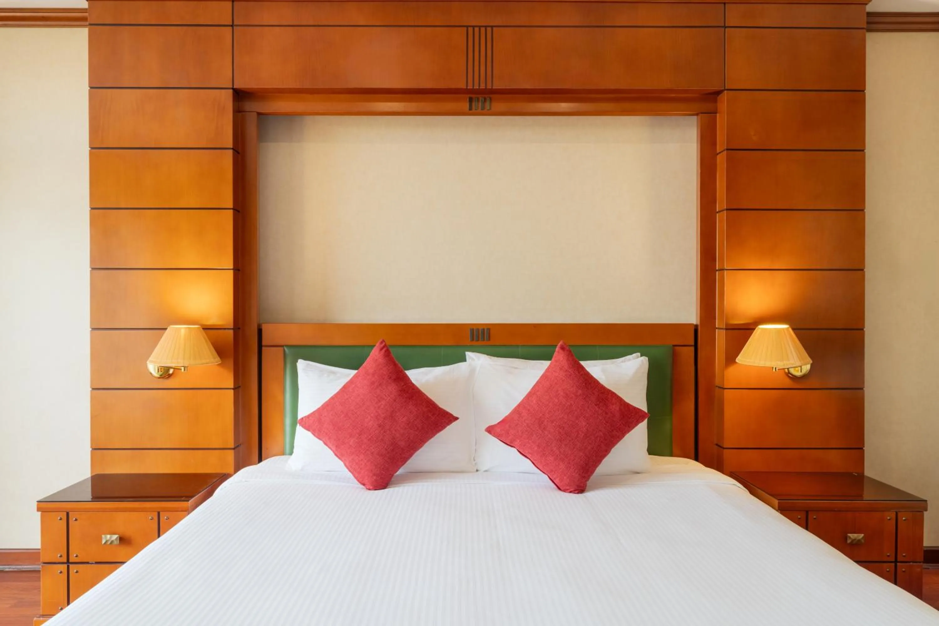 Superior King Room with City View in MOVE INN Jeddah Hotel