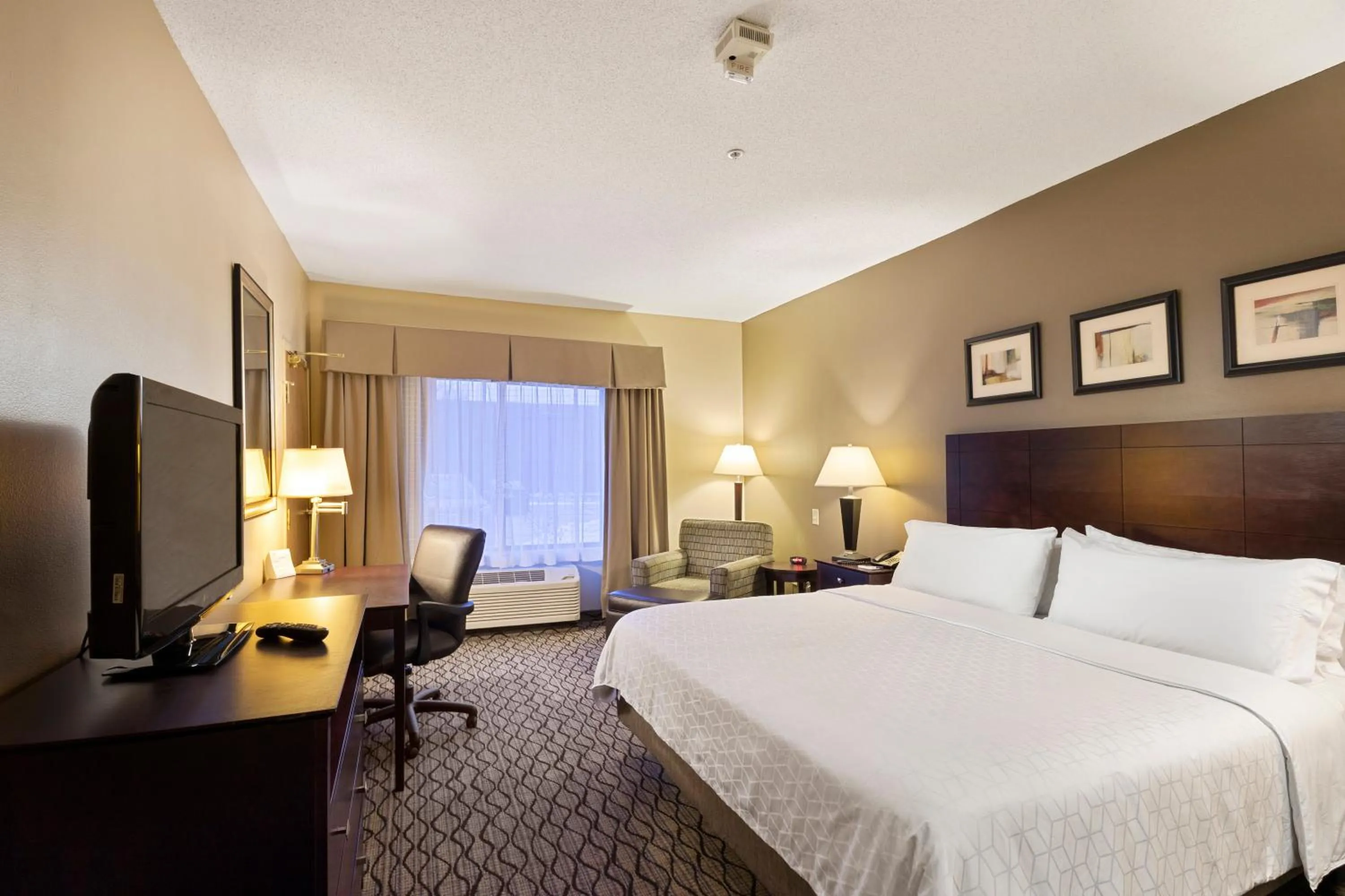 King Room - Mobility Access/Hearing Accessible in Holiday Inn Express Bloomington West by IHG