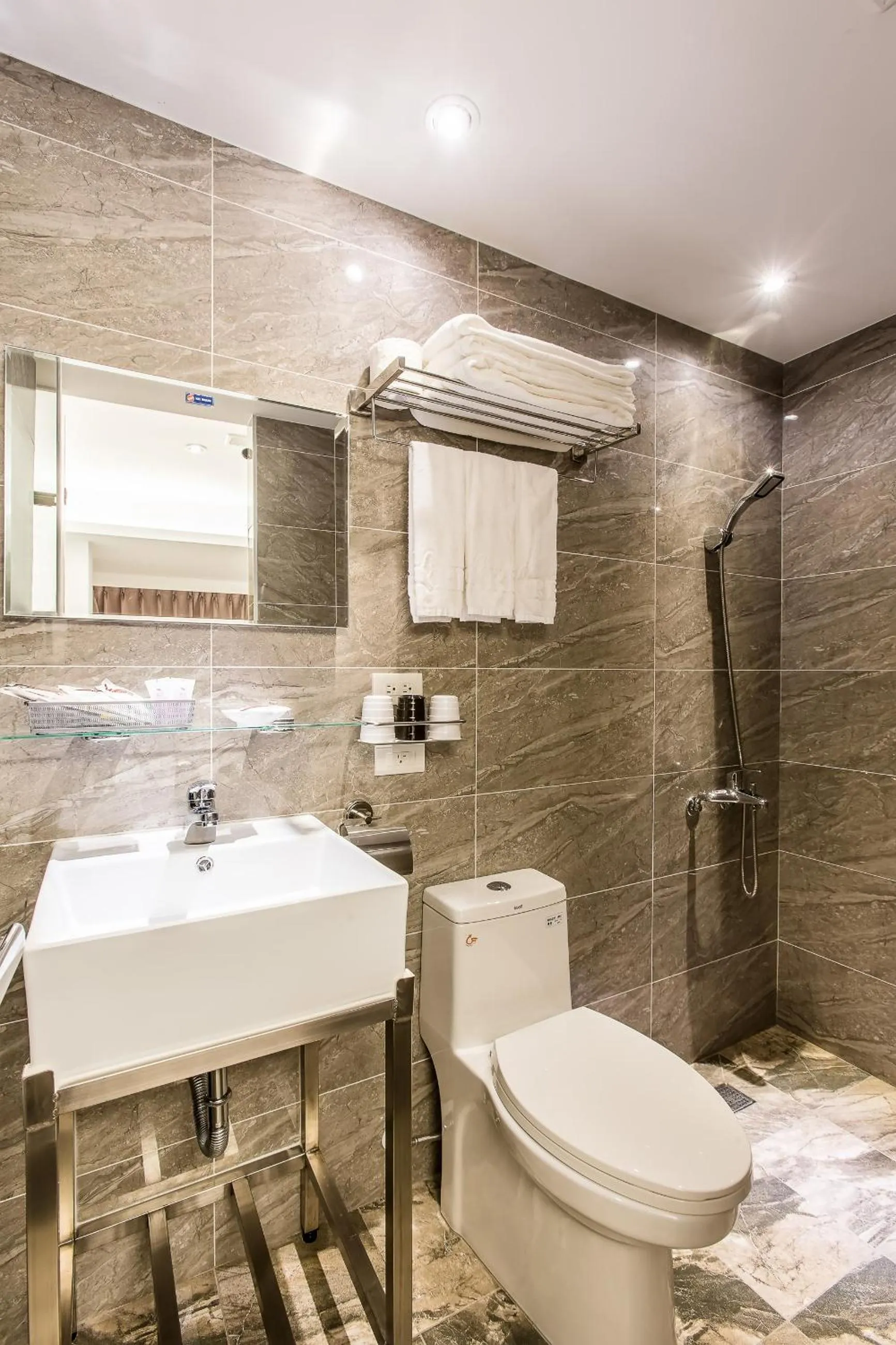 Family triple room in RF Hotel  Linsen