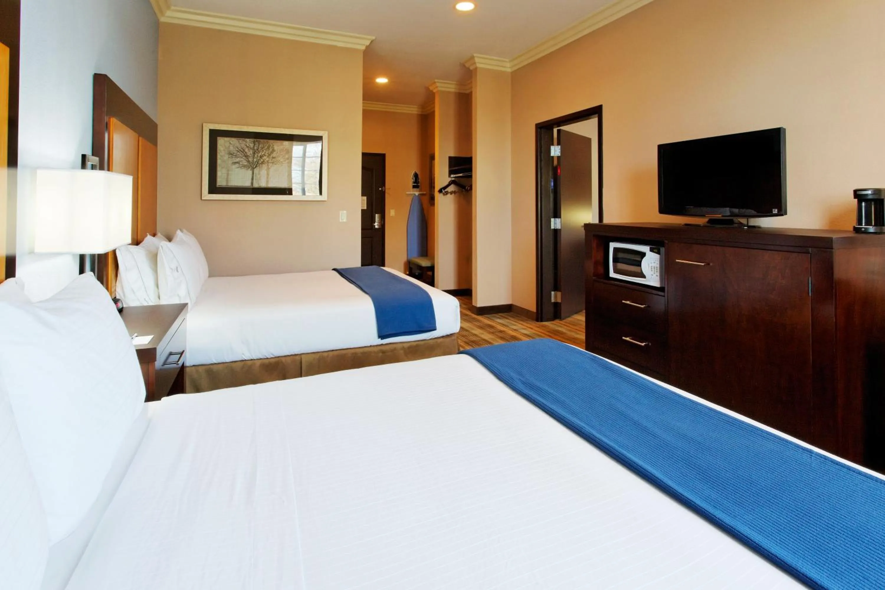 Standard Room with Two Queen Beds in Holiday Inn Express Benicia by IHG