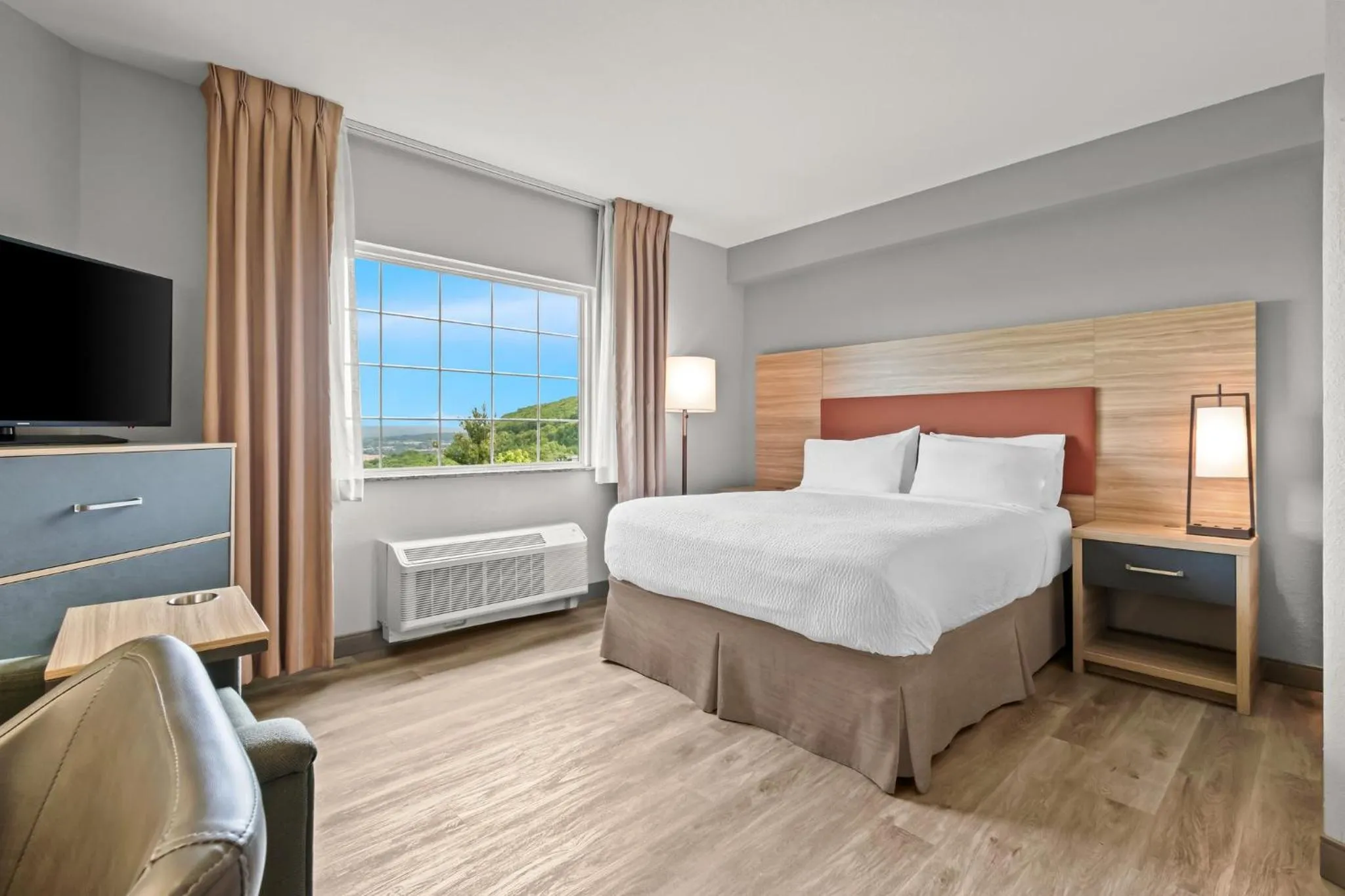 Studio Queen Suite in Candlewood Suites Hazleton by IHG