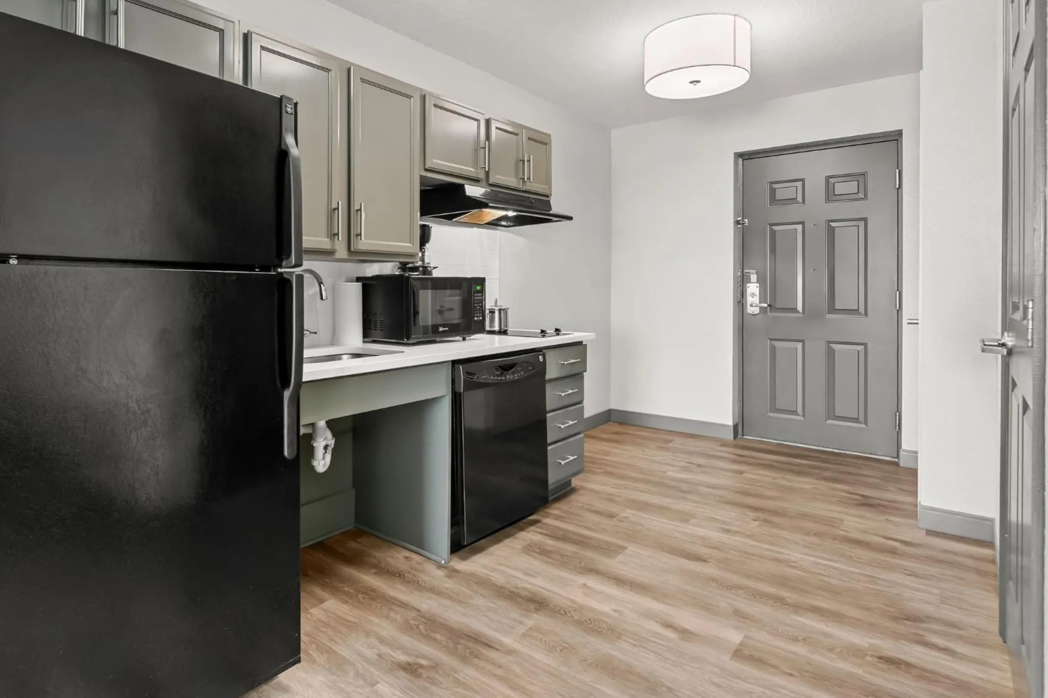 Studio Suite with Two Double Beds and Mobility Accessible Roll-In Shower in Candlewood Suites Hazleton by IHG