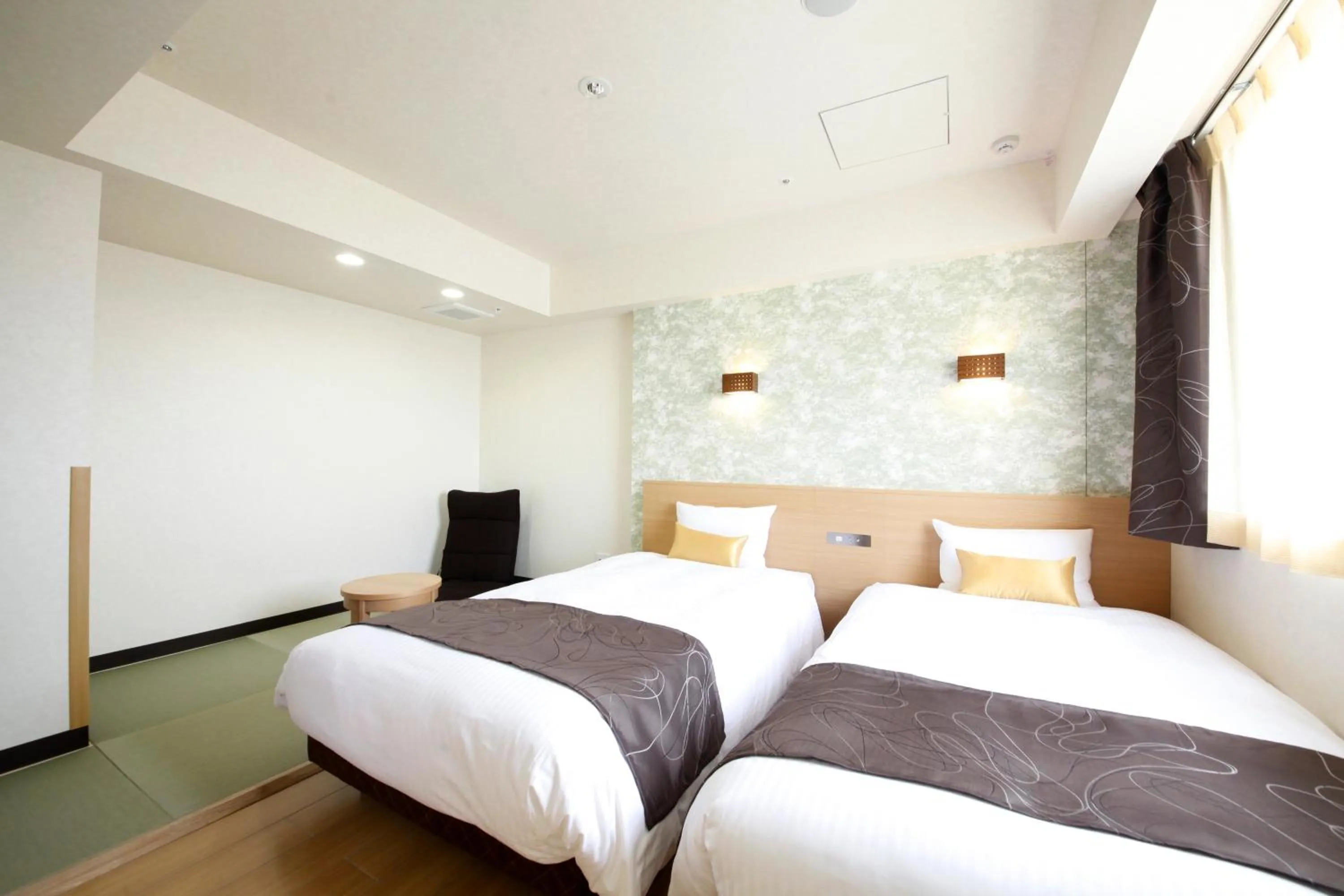 Twin Room - single occupancy - Non-Smoking in Hotel Lifetree Hitachinoushiku