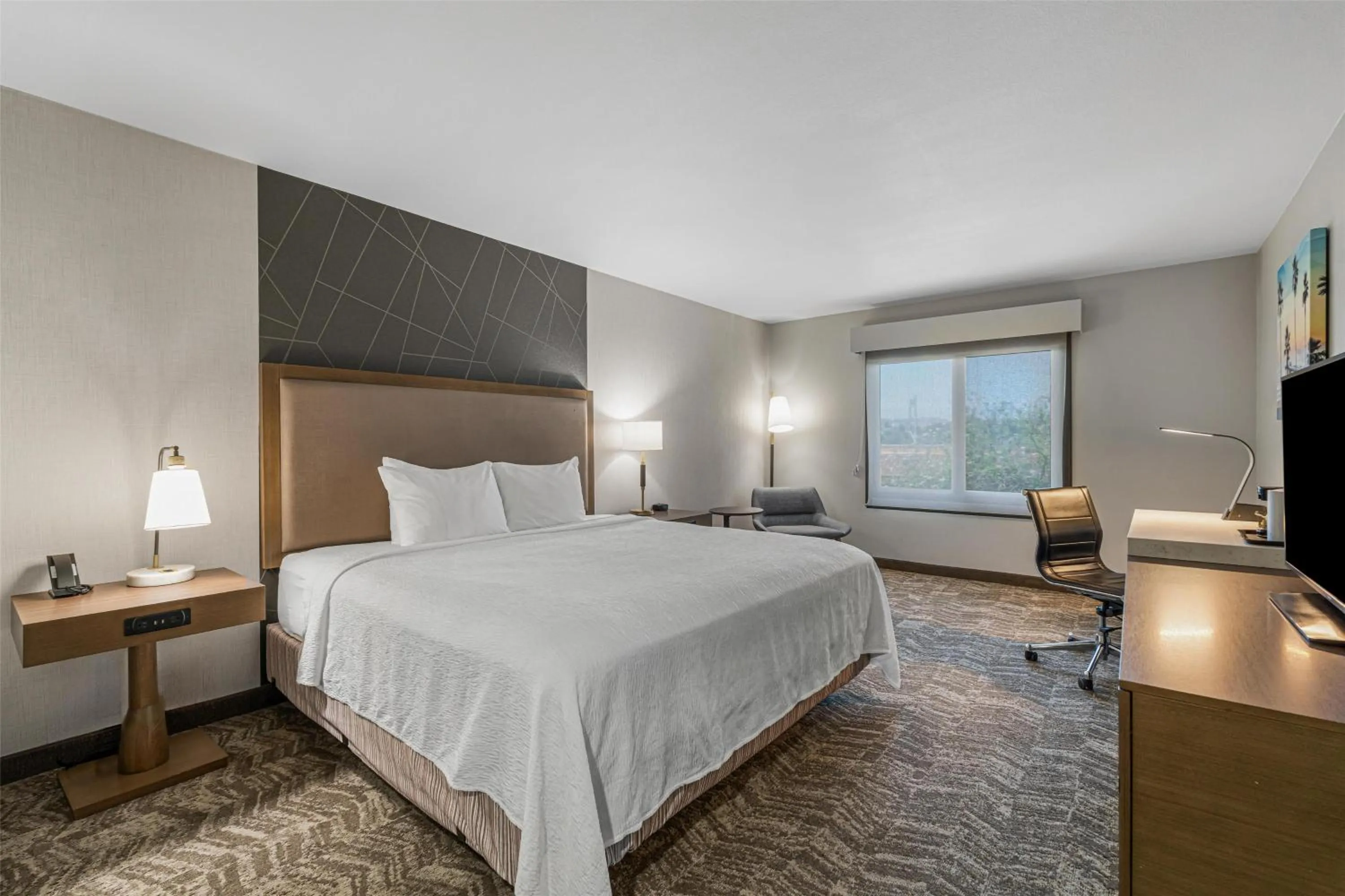 King Room in Best Western Valencia/Six Flags Inn & Suites