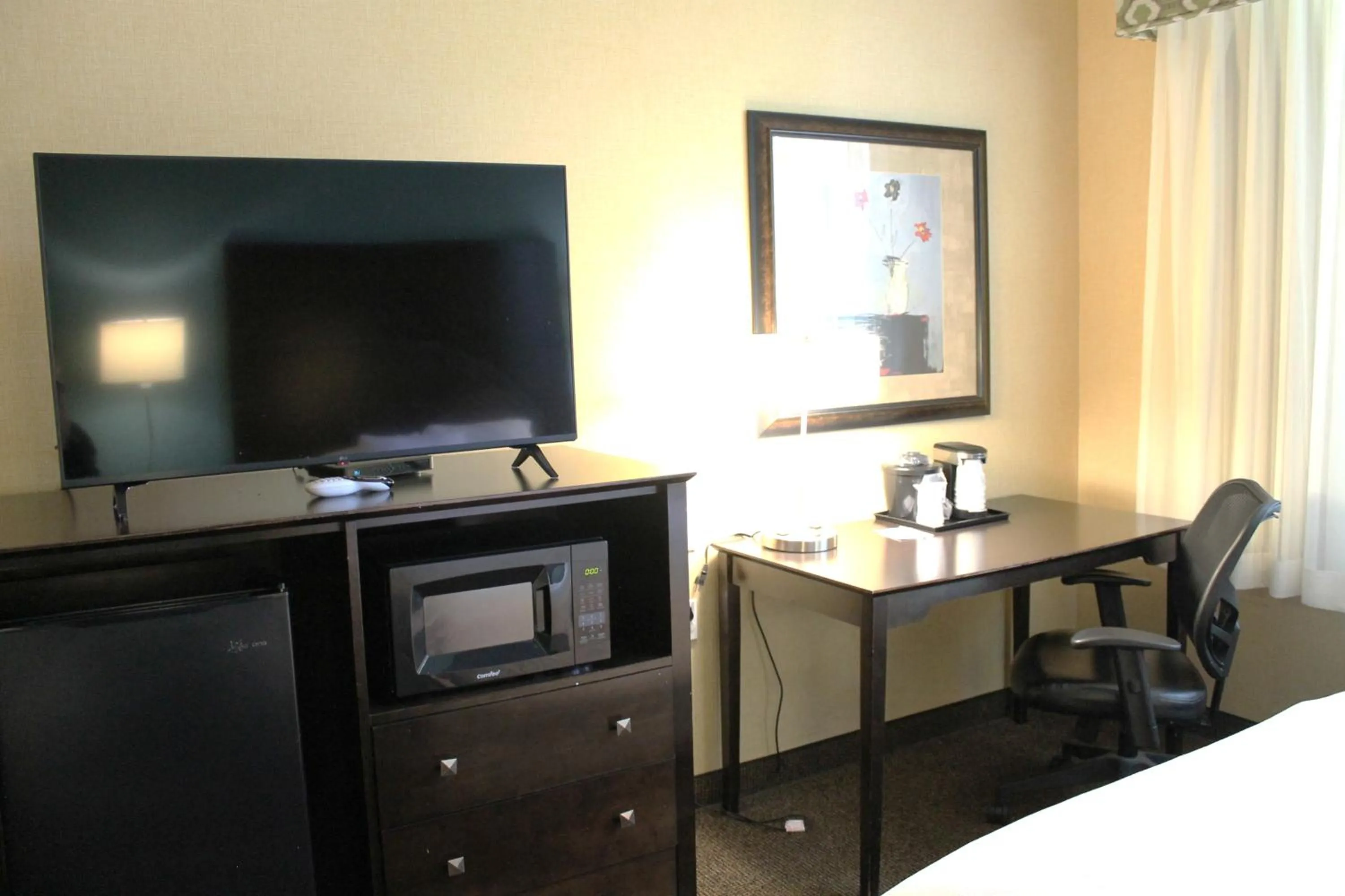 Queen Room with Bath Tub - Mobility/Hearing Accessible - Non-Smoking in La Quinta by Wyndham Boise Airport