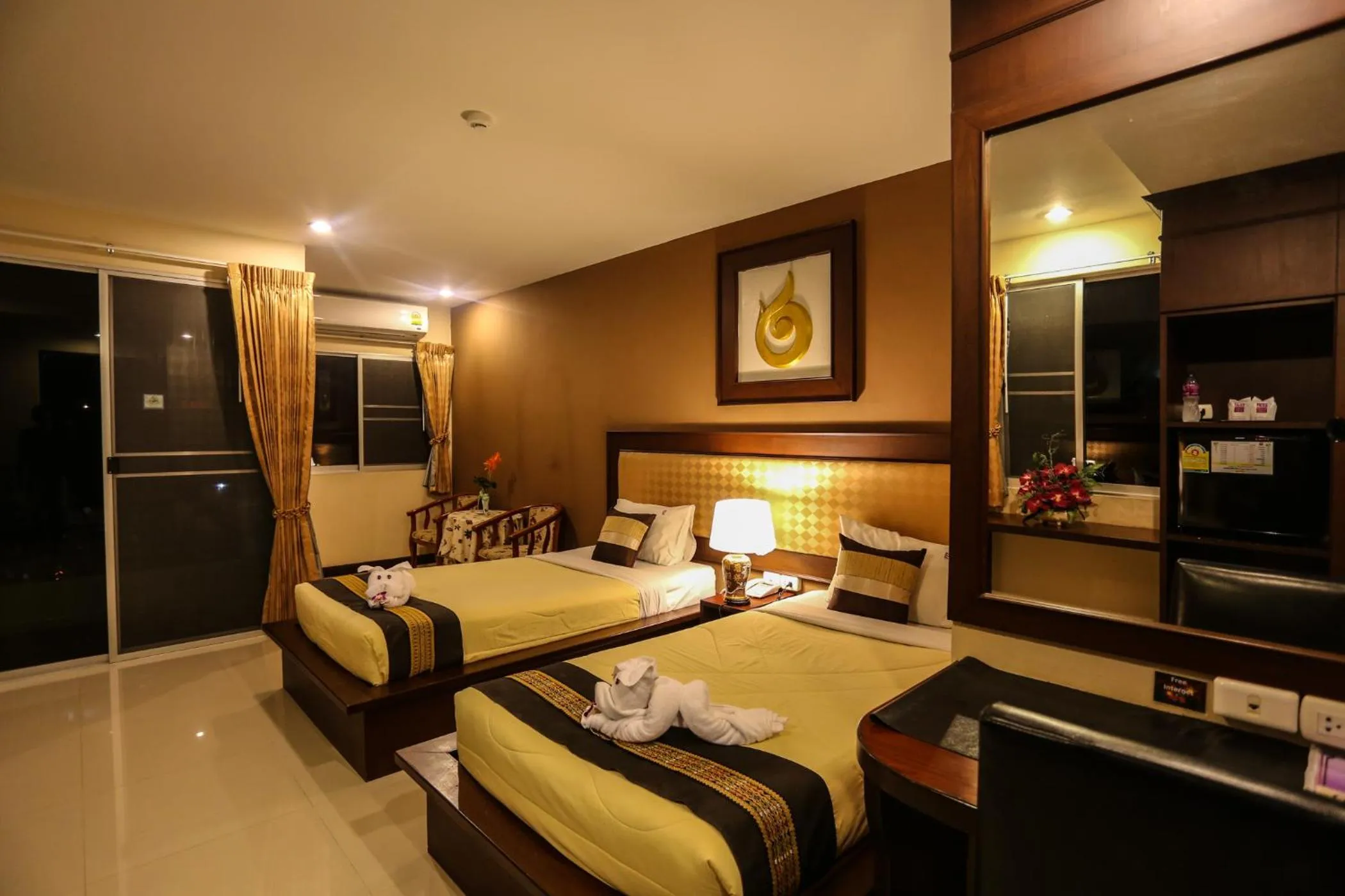 Standard Twin Room in Madina Rayong Hotel