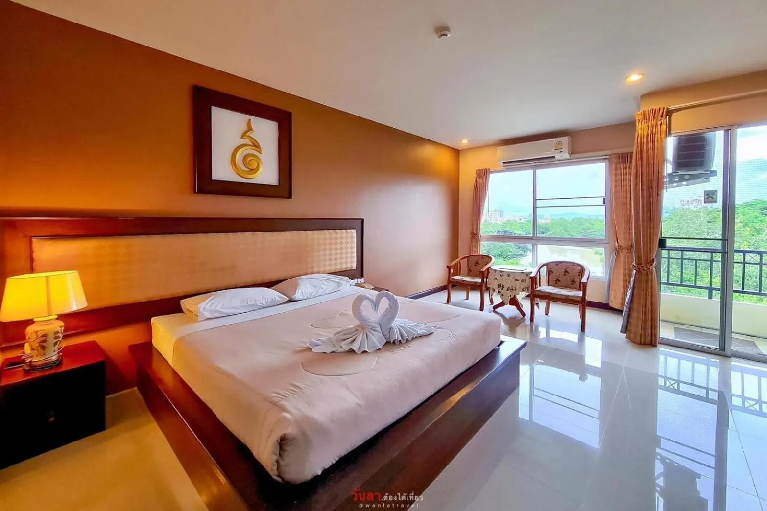 Deluxe Room in Madina Rayong Hotel