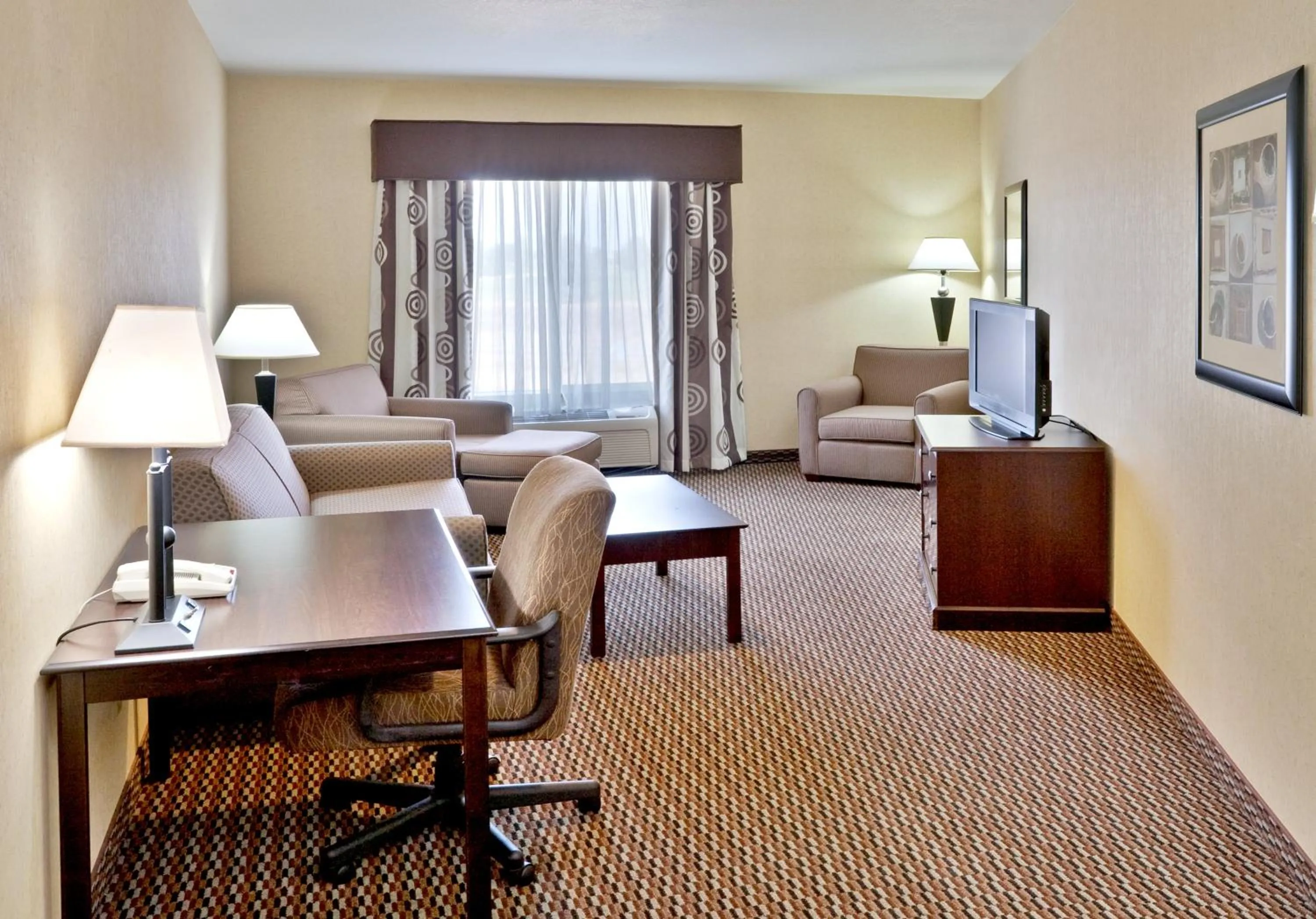 Queen Suite with Two Queen Beds in Holiday Inn Express & Suites Nampa - Idaho Center by IHG