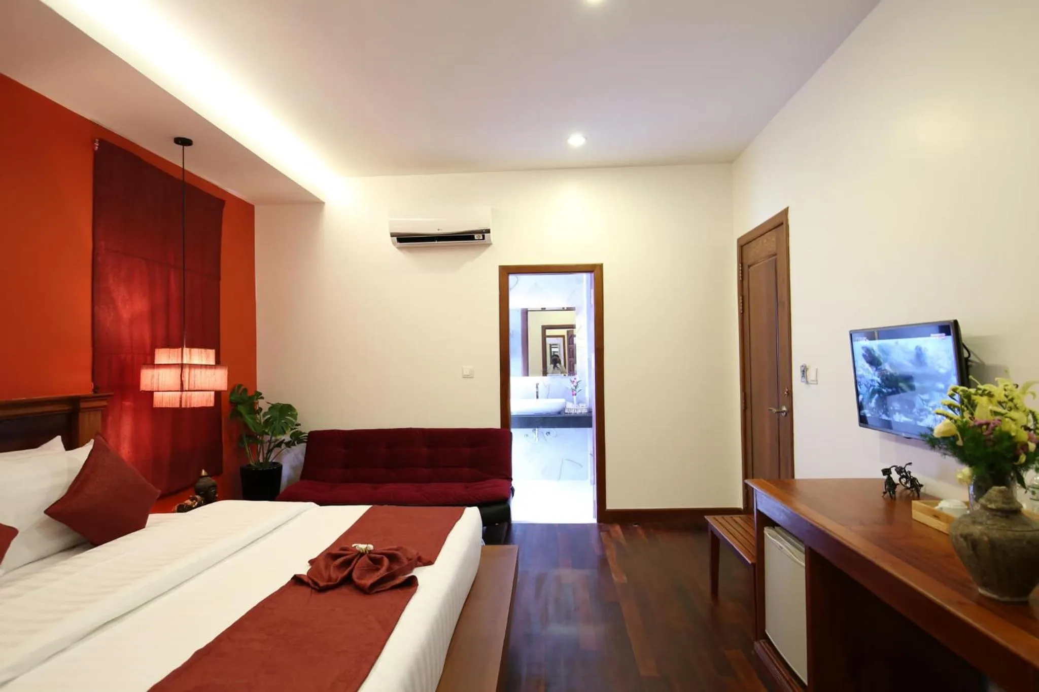 Deluxe Double Room in Holy Angkor Hotel
