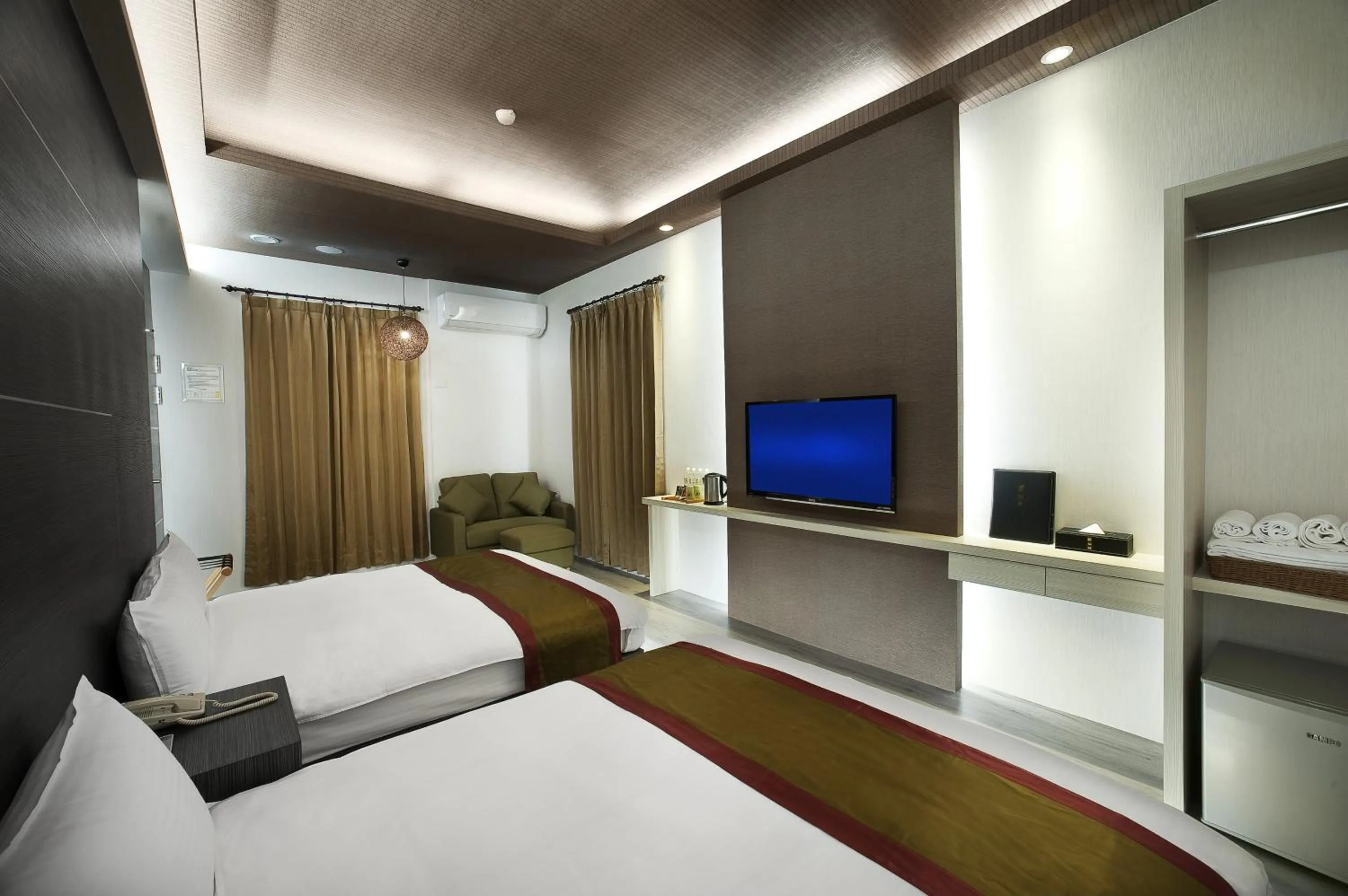 Deluxe Quadruple Room in One Fukun Hotel