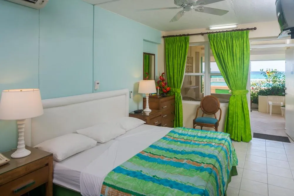 Pool Deck Studio in Rostrevor Hotel