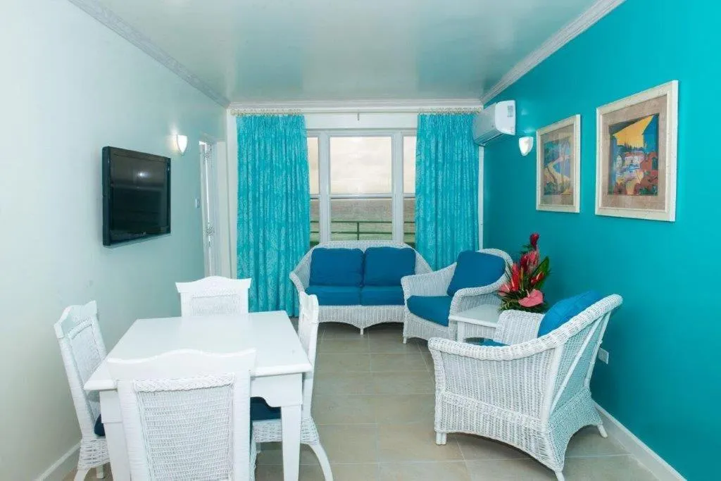 Ocean Front One Bedroom Suite in Rostrevor Hotel