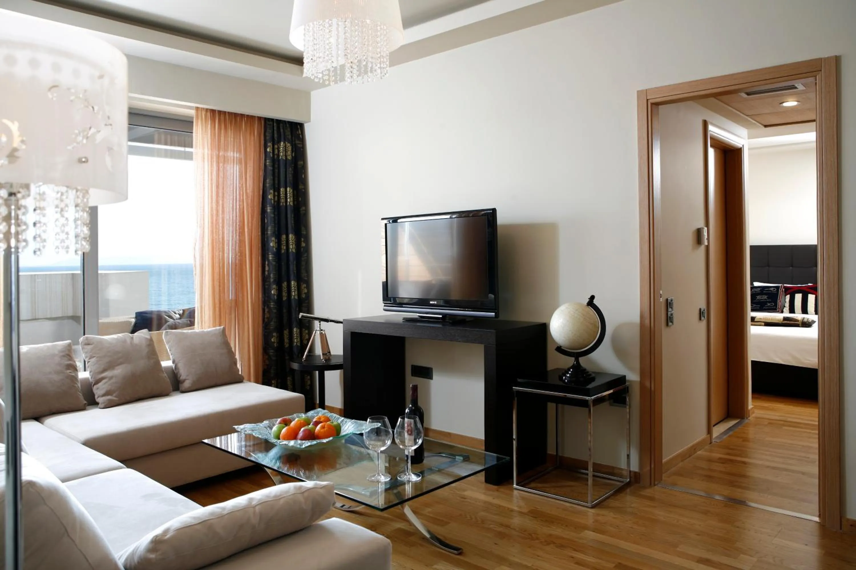 Grande Suite with Sea View in Elite City Resort
