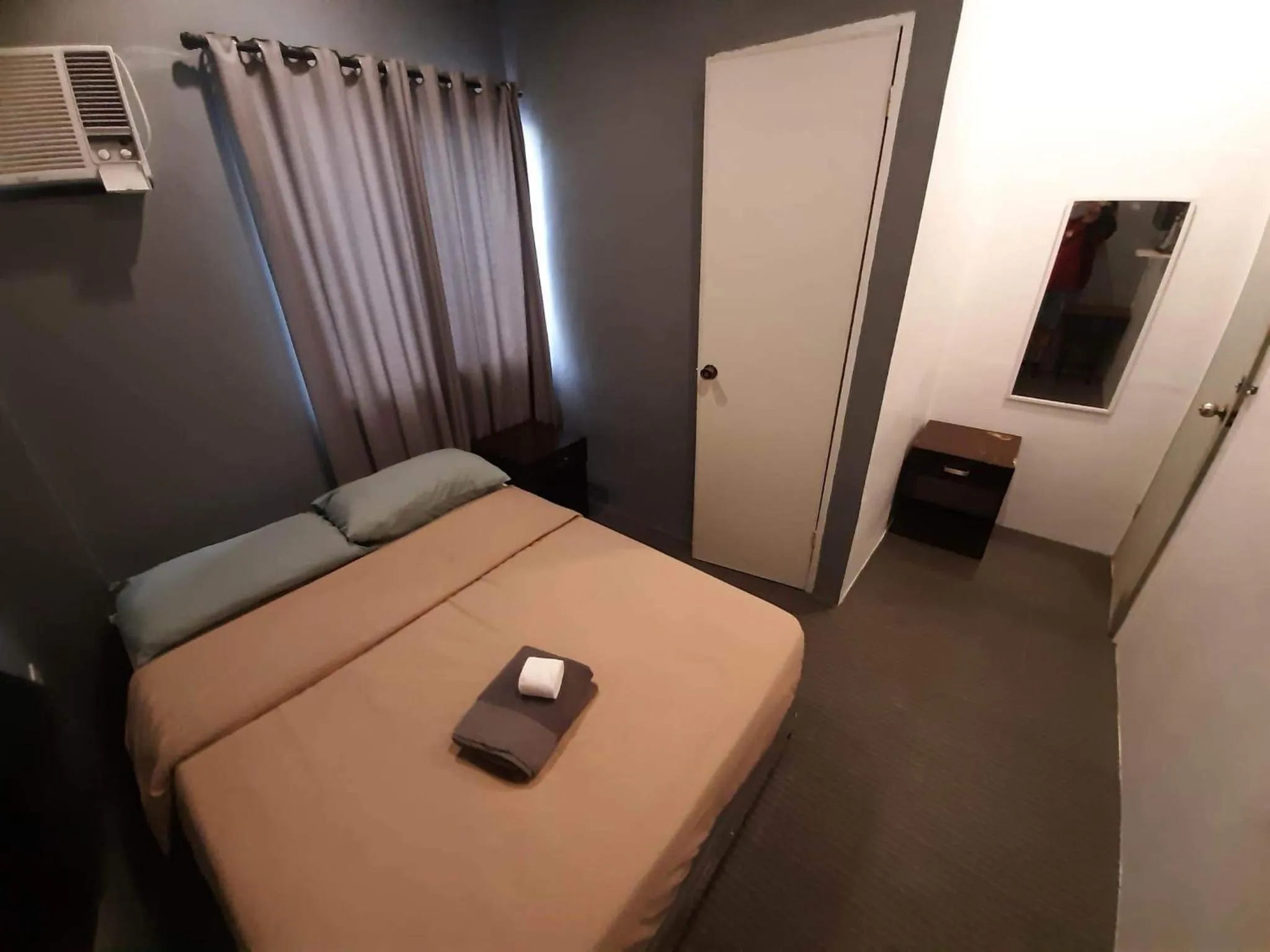 Deluxe Double Room in Hometown Hotel - Lacson Bacolod