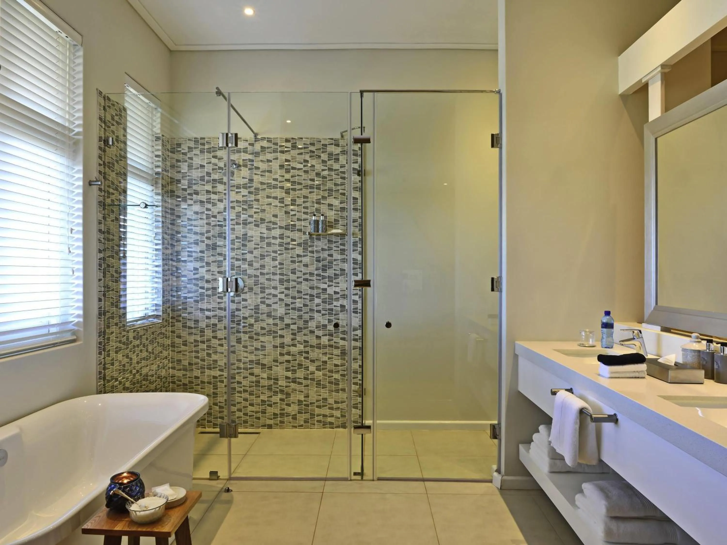 Suite in Founders Lodge by Mantis