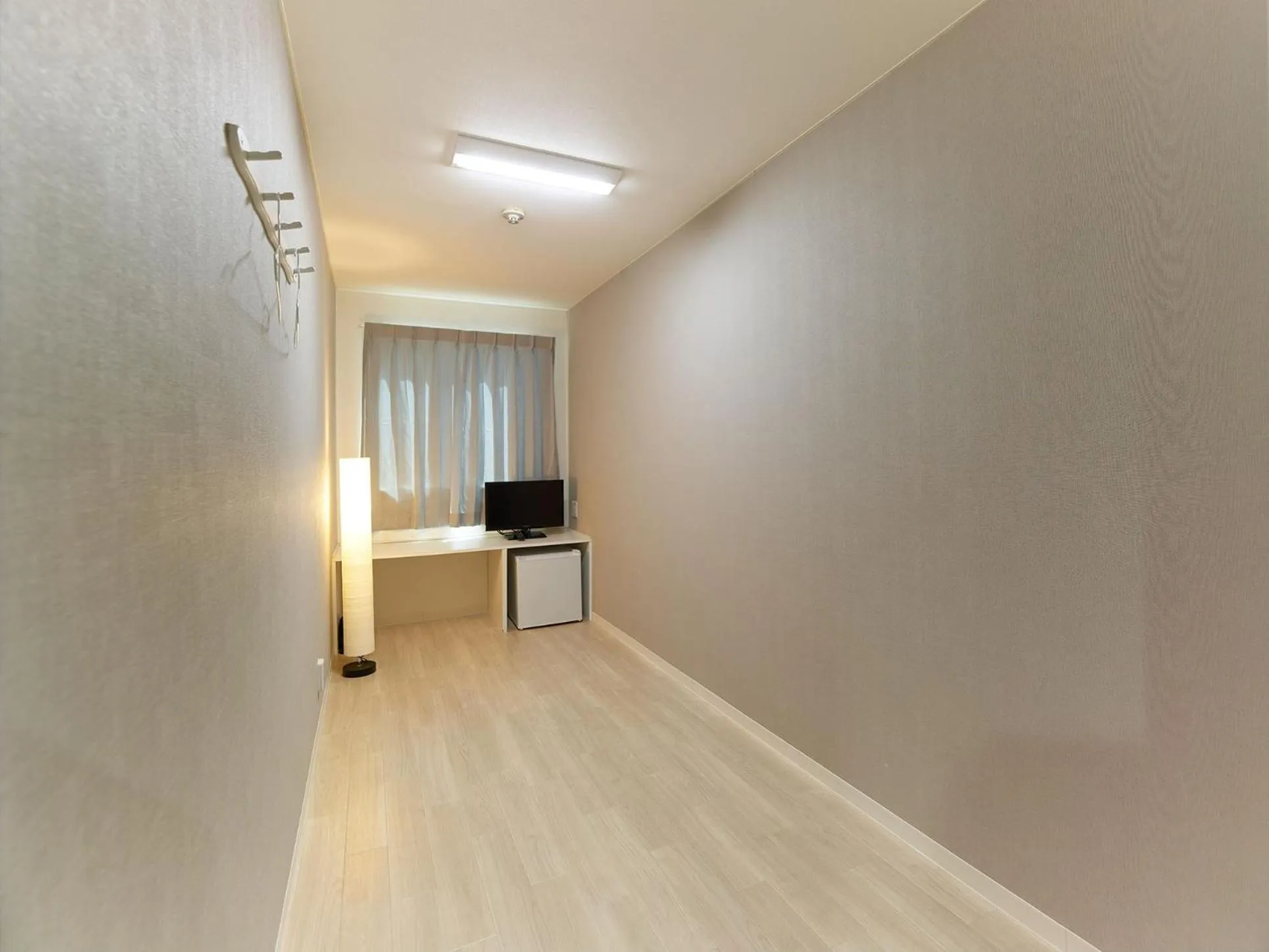 Renewal Economy Japanese-Style Single Room with Shared Bathroom - Non-Smoking in Hotel Zipang