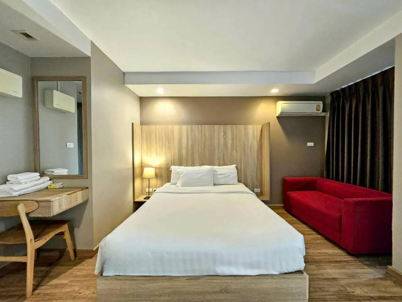 Suite (4 Adults) in Baan Tanwa - MRT Ratchadapisek Exit 1 or 2