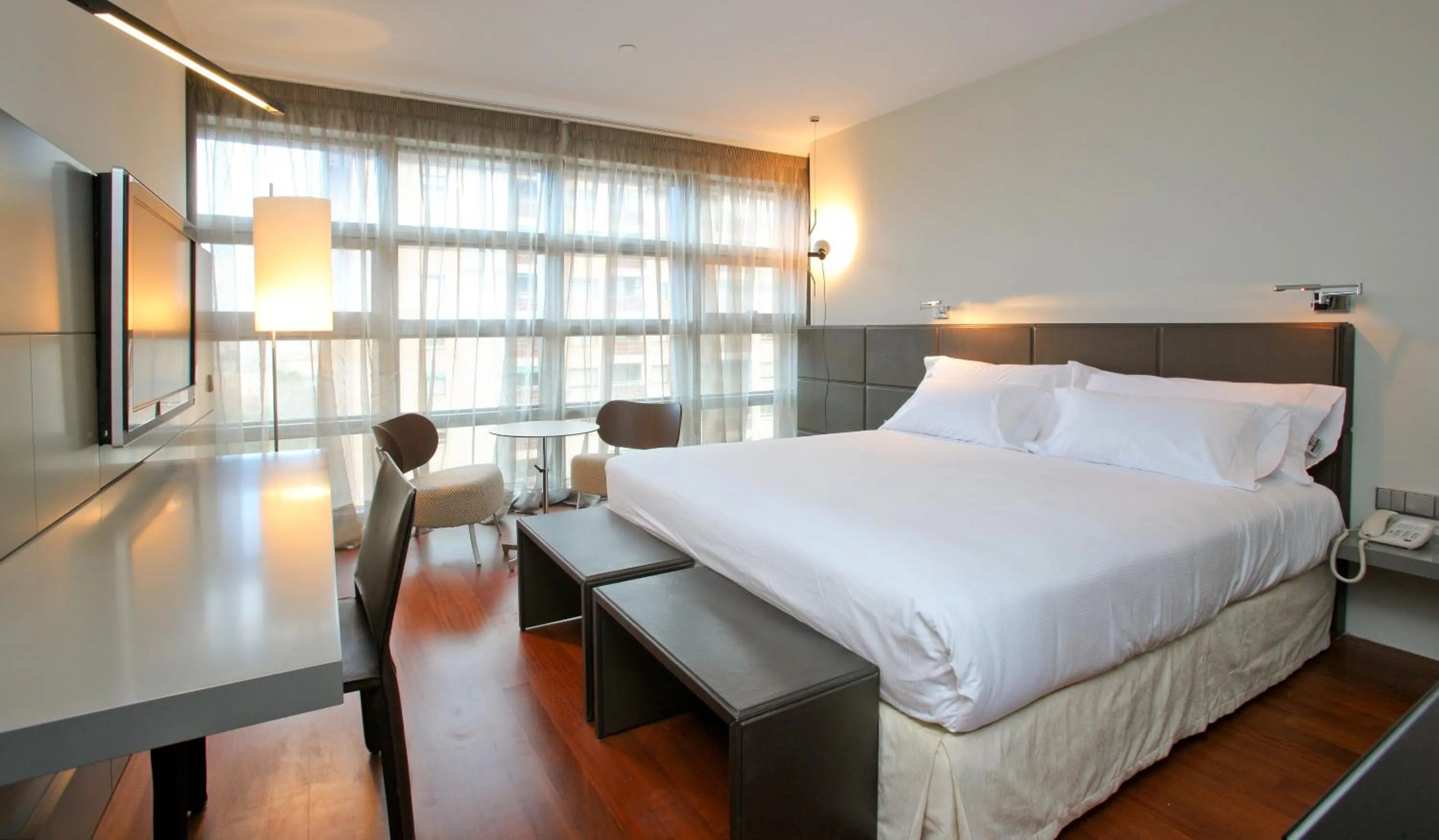 Double or Twin Room with Extra Bed in Hotel Reina Petronila