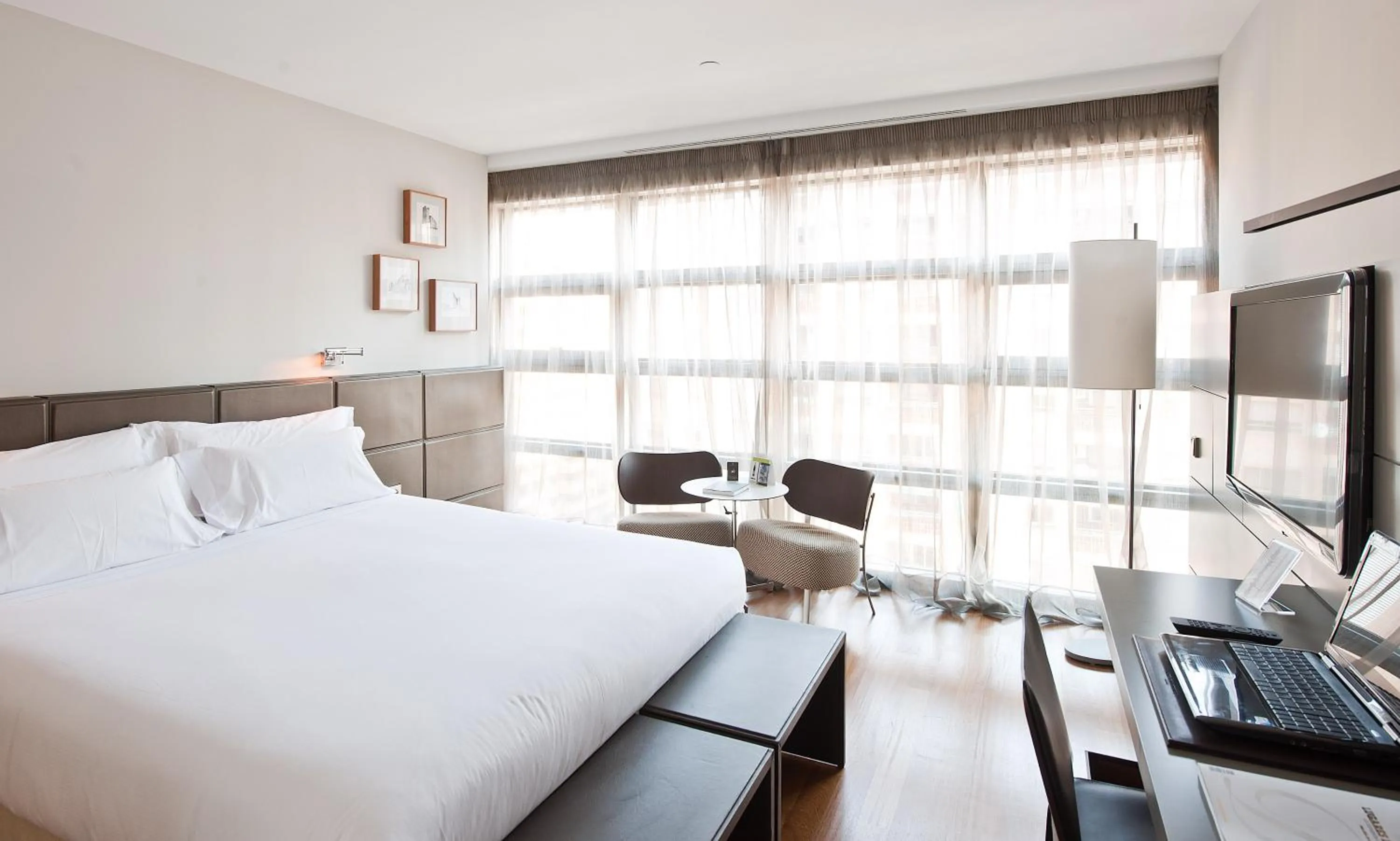 Double or Twin Room in Hotel Reina Petronila