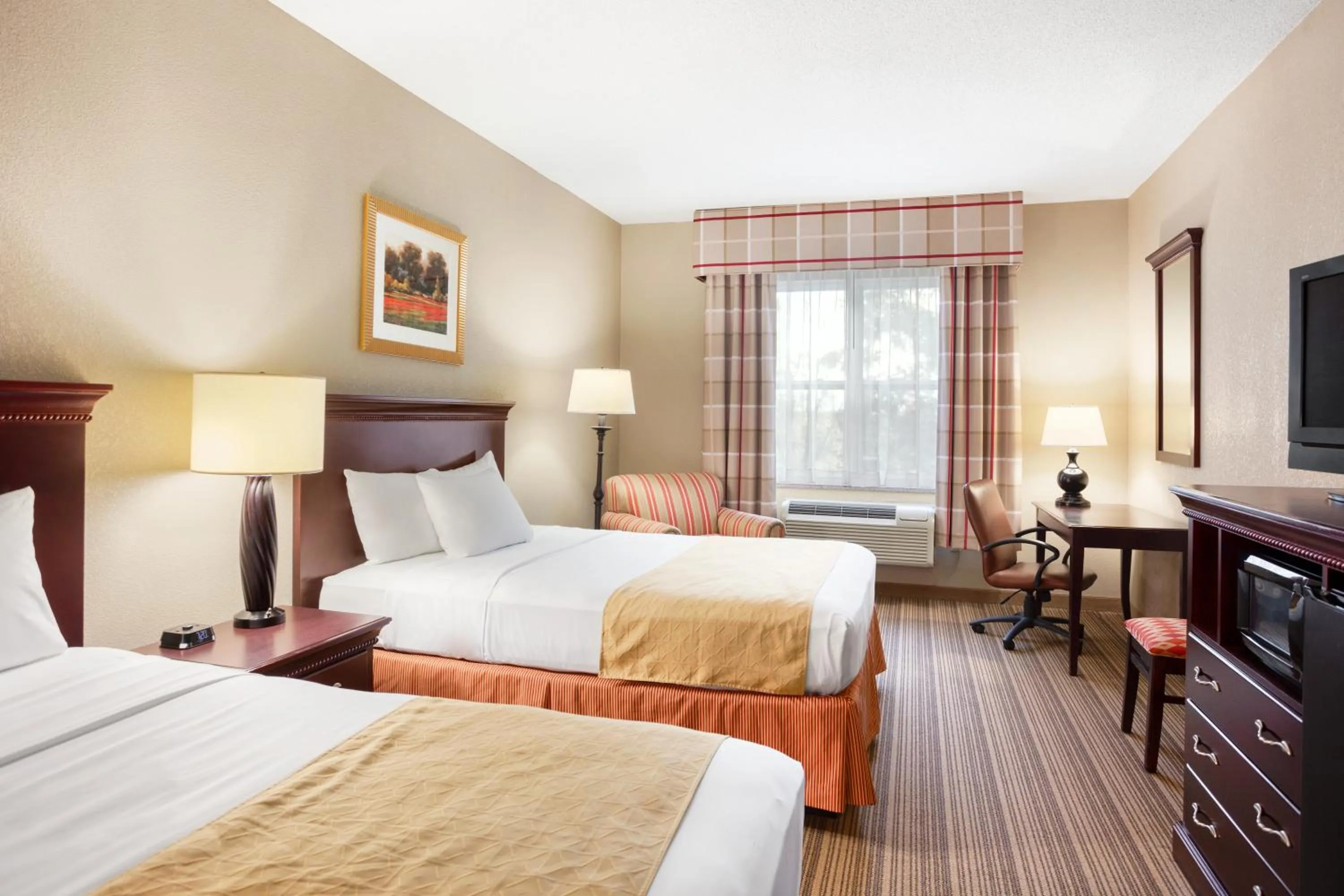 Queen Room with Two Queen Beds - Non-Smoking in Country Inn & Suites by Radisson, Ithaca, NY