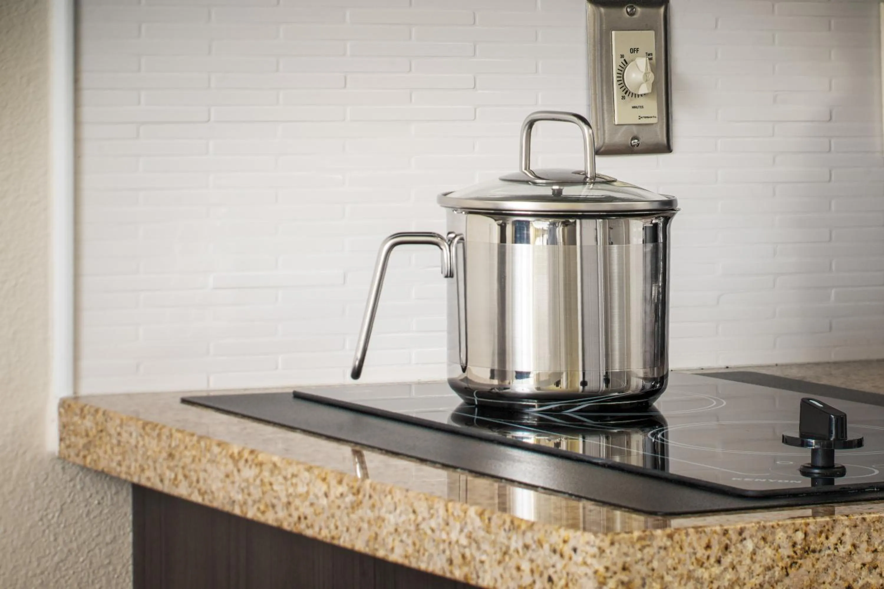 One-Bedroom King Suite - Communications Accessible in Candlewood Suites Bellevue by IHG