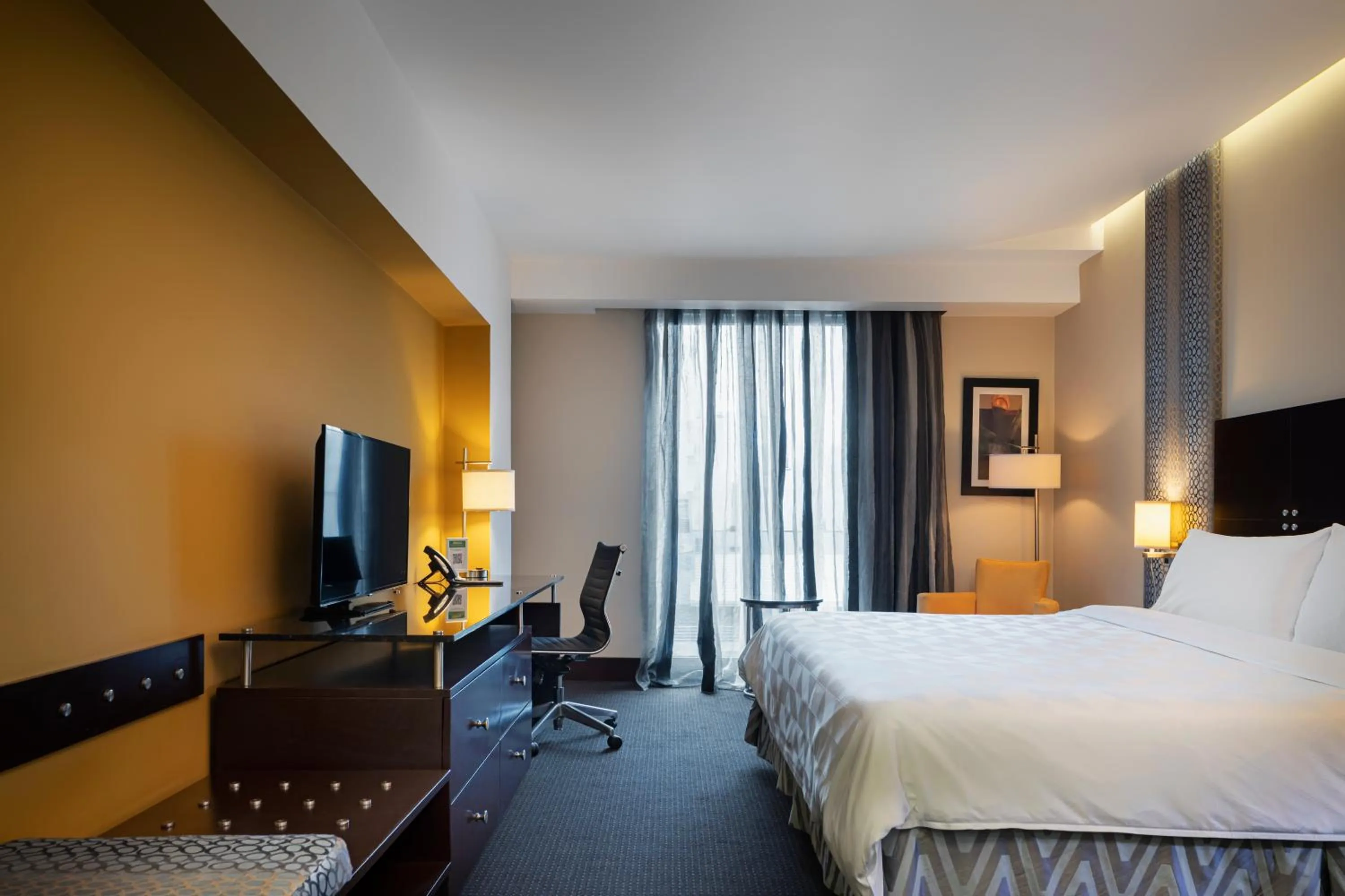 Standard King Room - Lounge Access/High Floor in Holiday Inn Santo Domingo by IHG